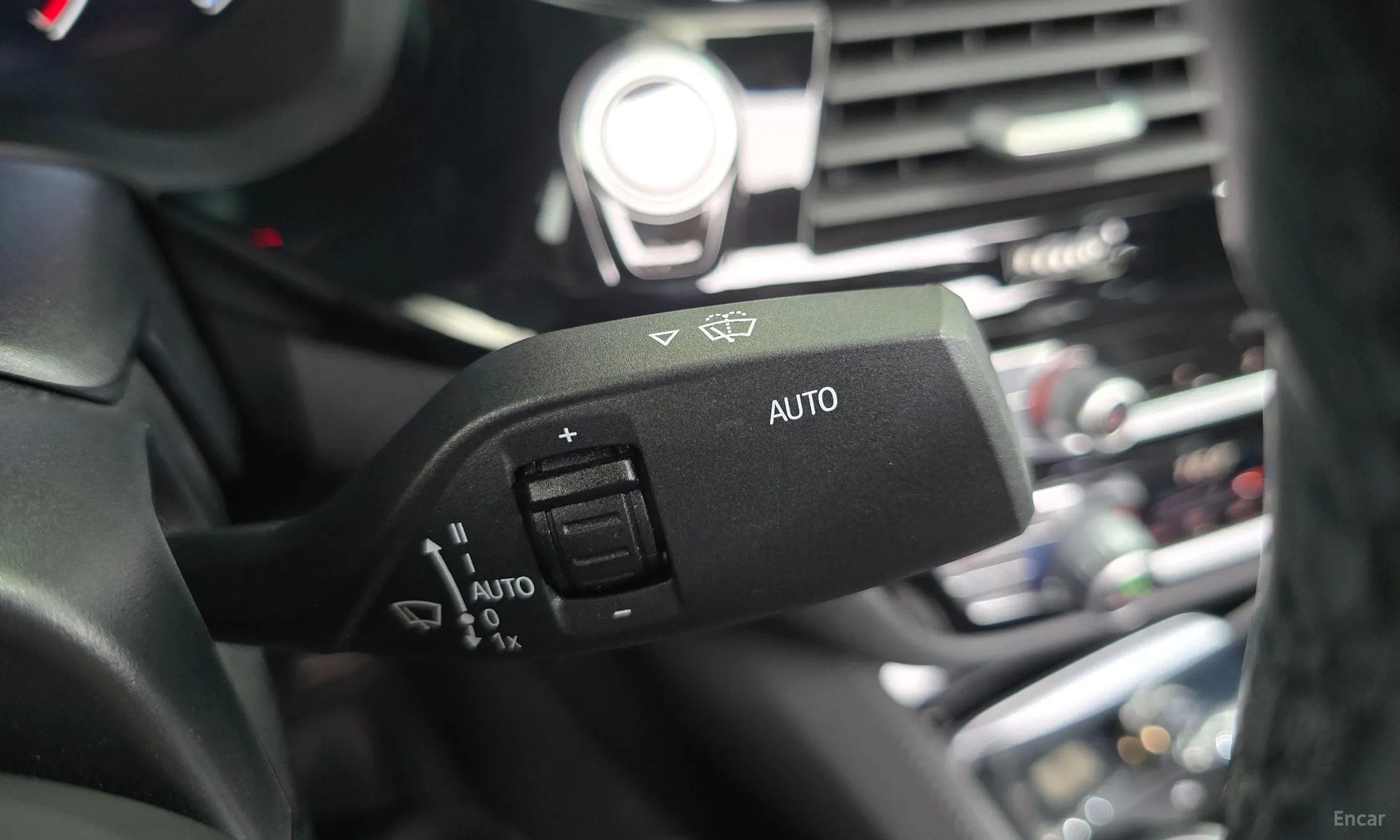 BMW 5 Series (G30) превью 18
