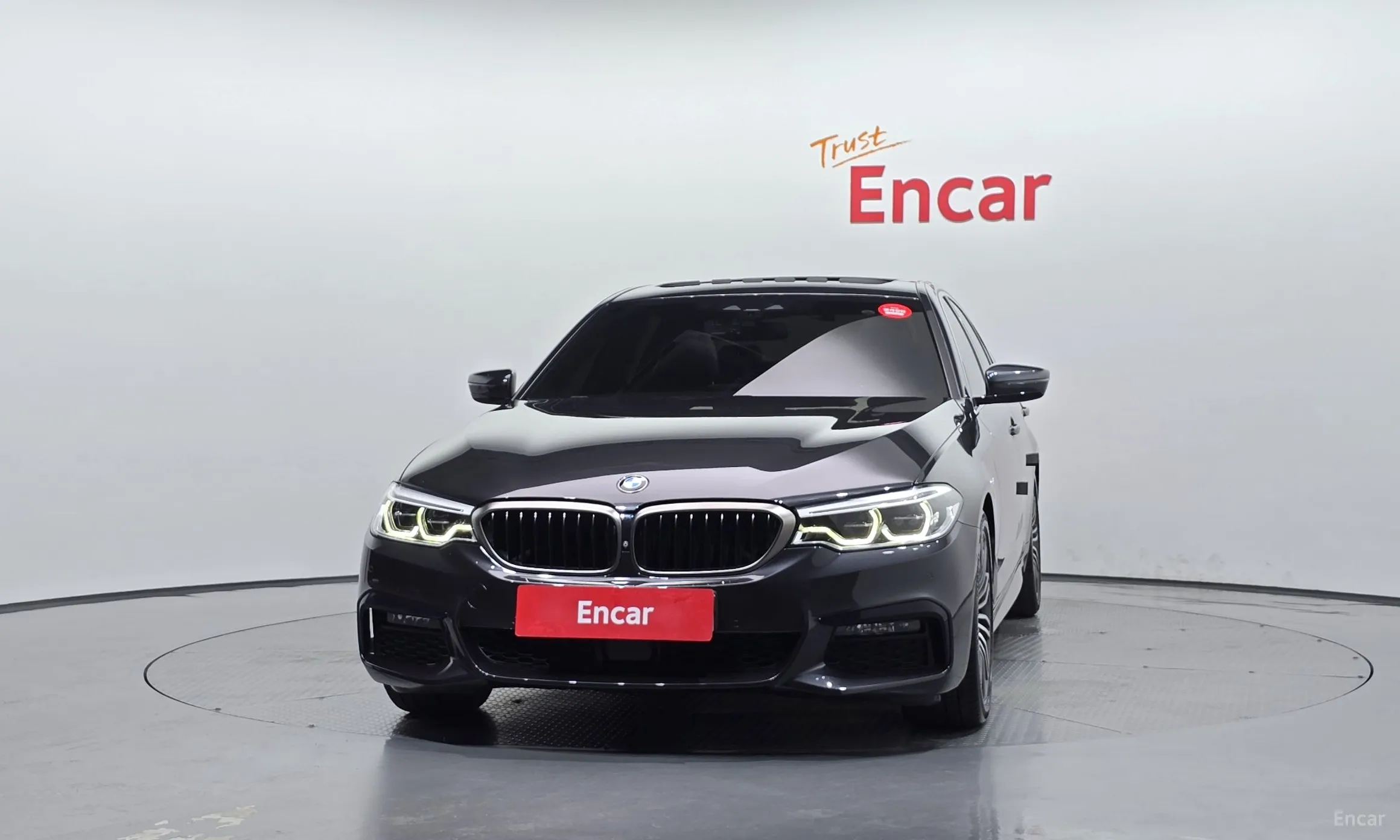 BMW 5 Series (G30) превью 3