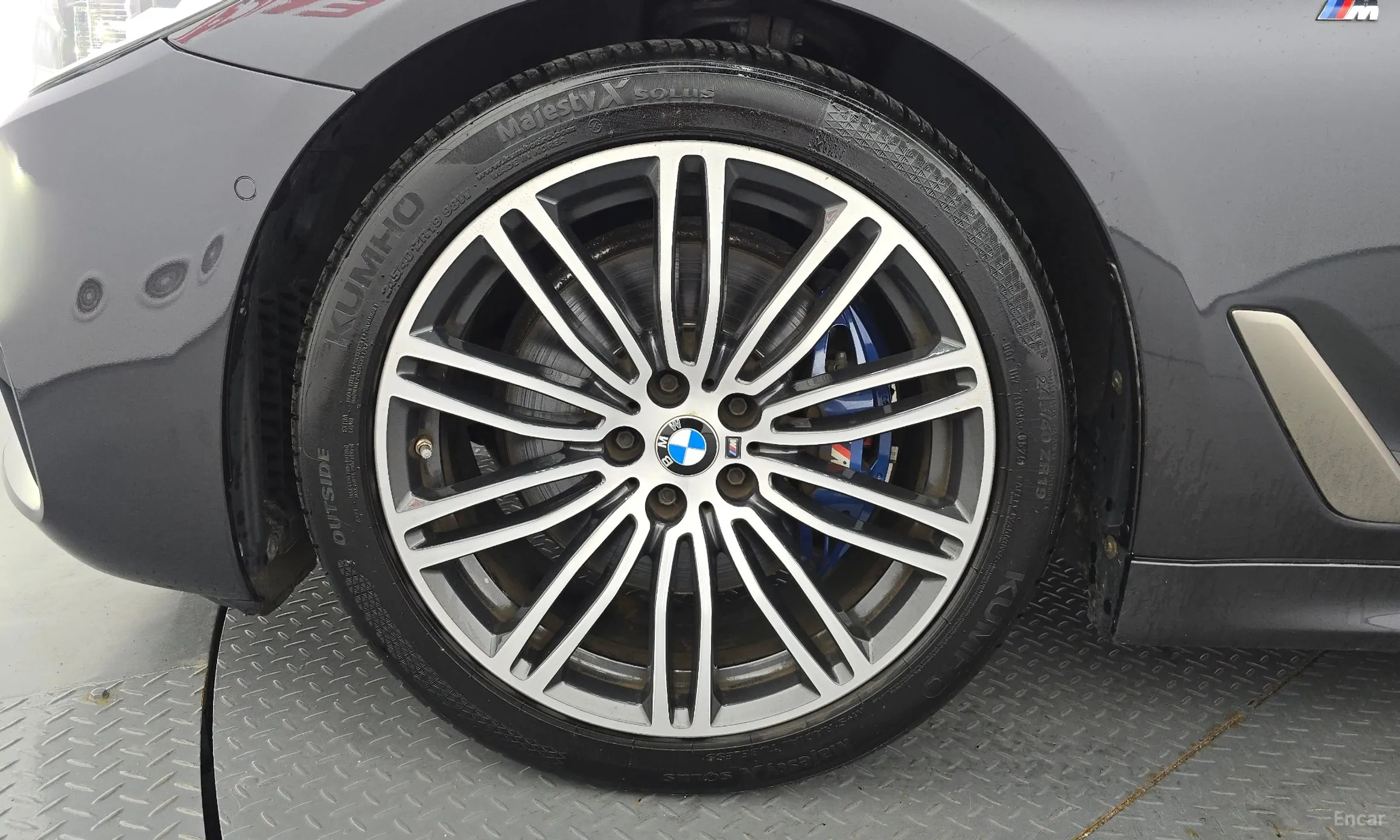 BMW 5 Series (G30) превью 5