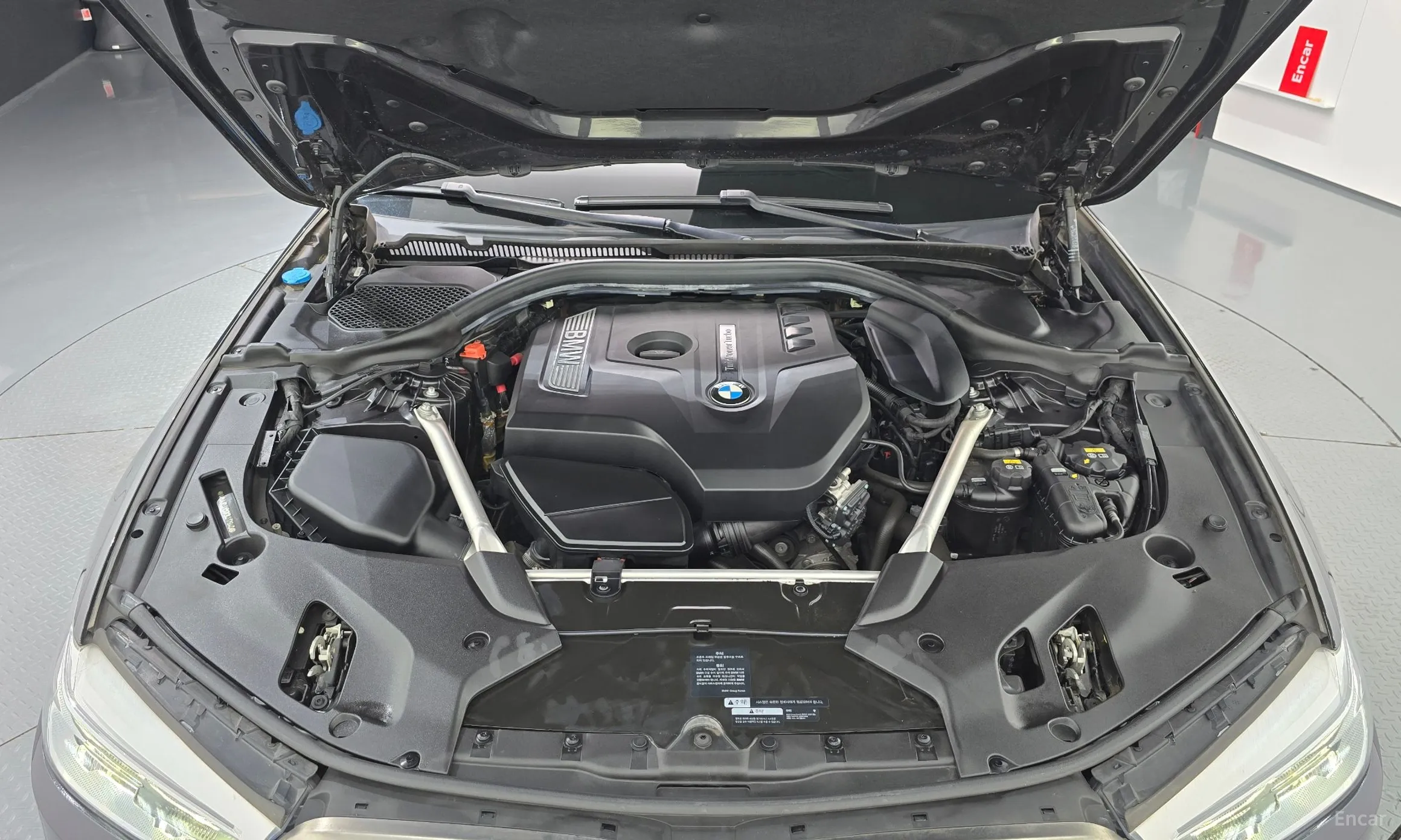 BMW 5 Series (G30) превью 6