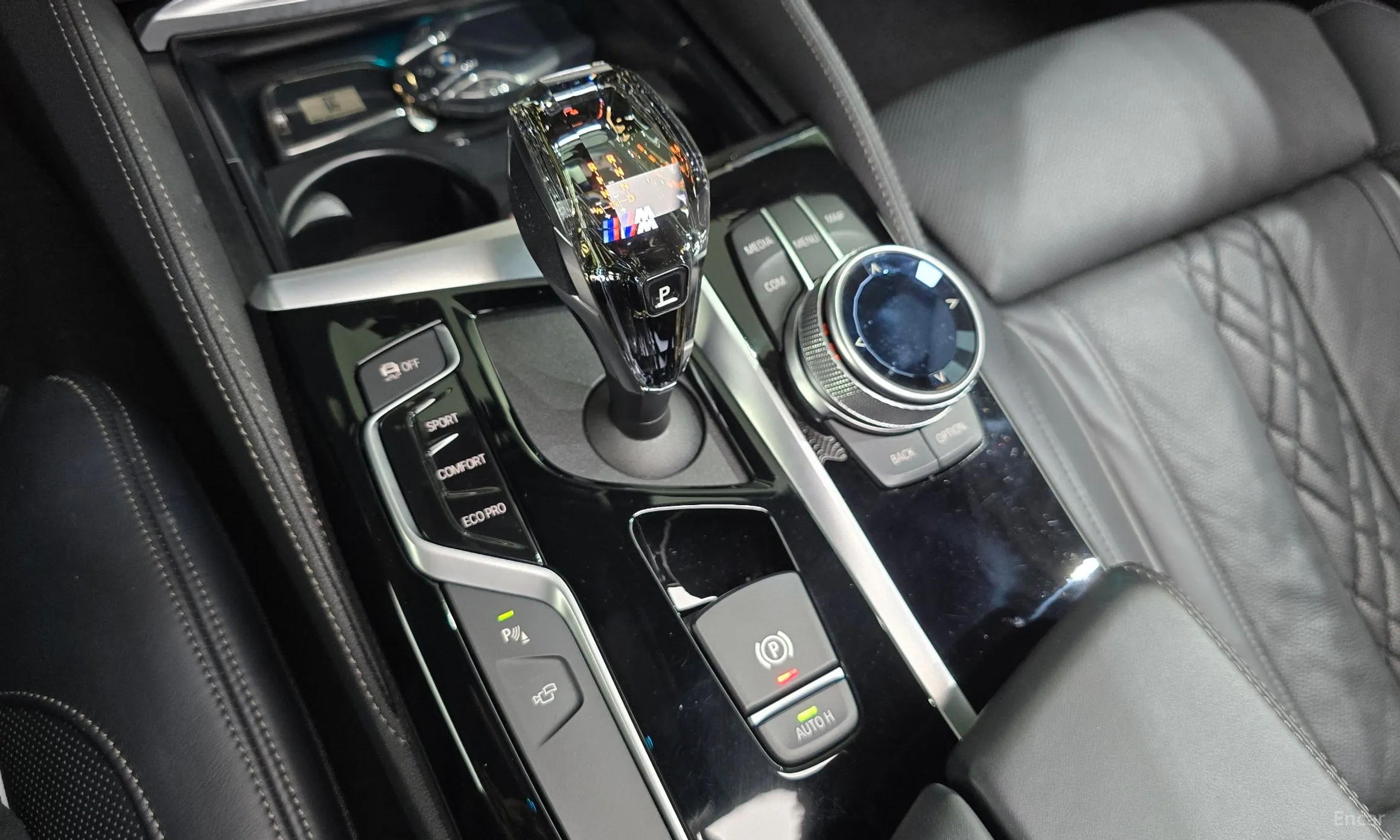 BMW 5 Series (G30) превью 9