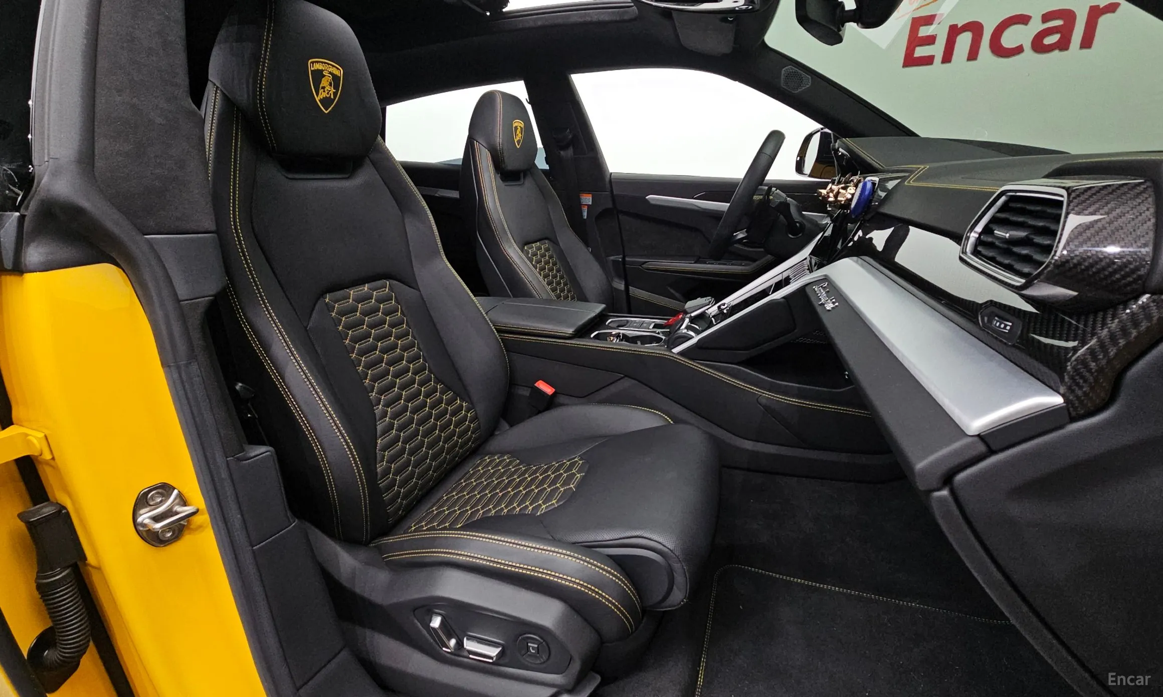 Lamborghini Urus превью 11