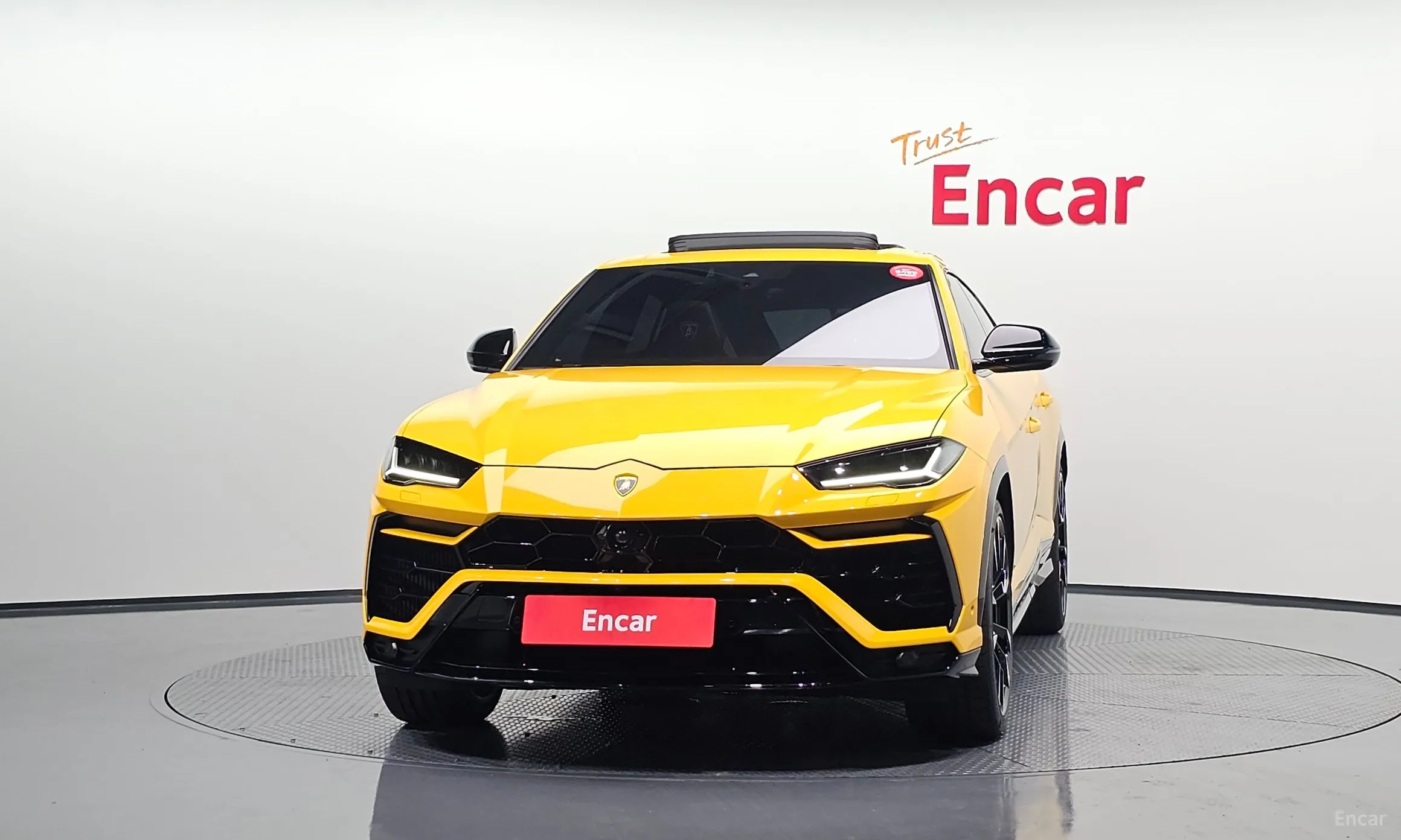 Lamborghini Urus превью 3