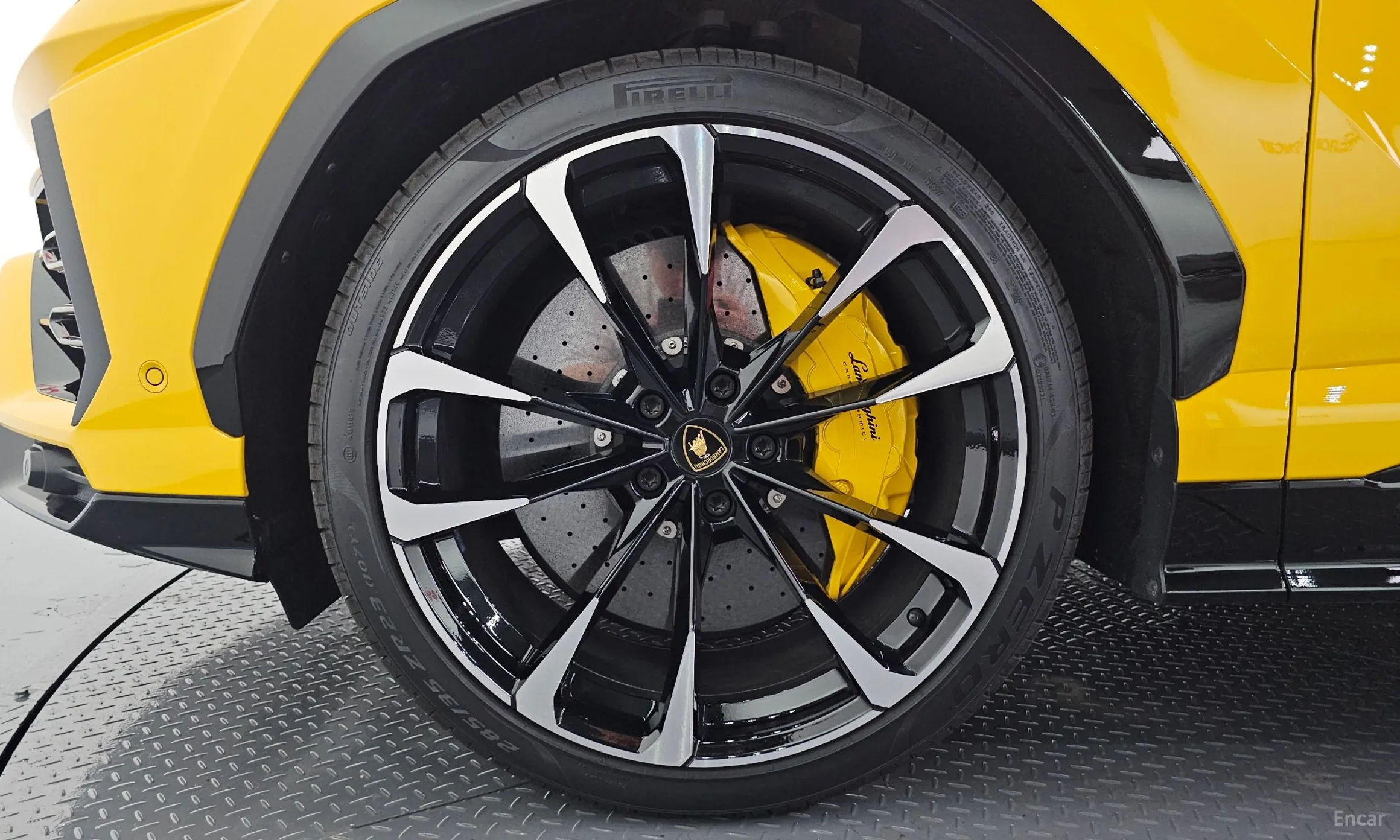 Lamborghini Urus превью 5