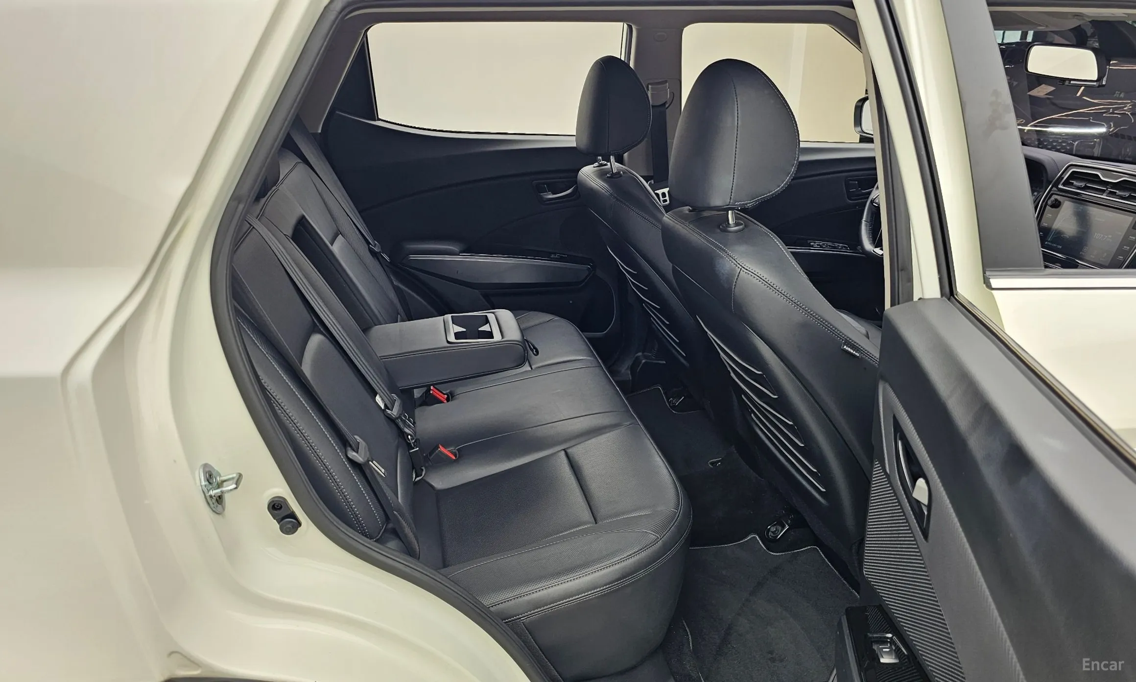 KG Mobility (SsangYong) Berry New Tivoli превью 12