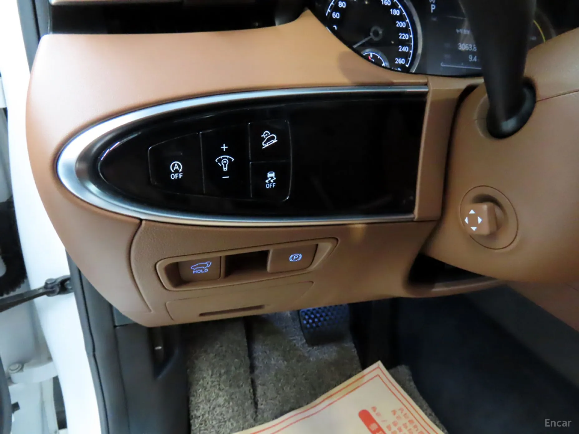Genesis GV70 превью 15