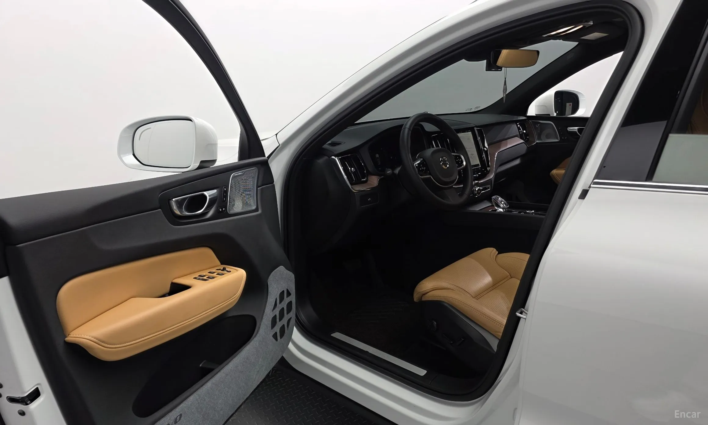 Volvo XC60 Gen 2 превью 10
