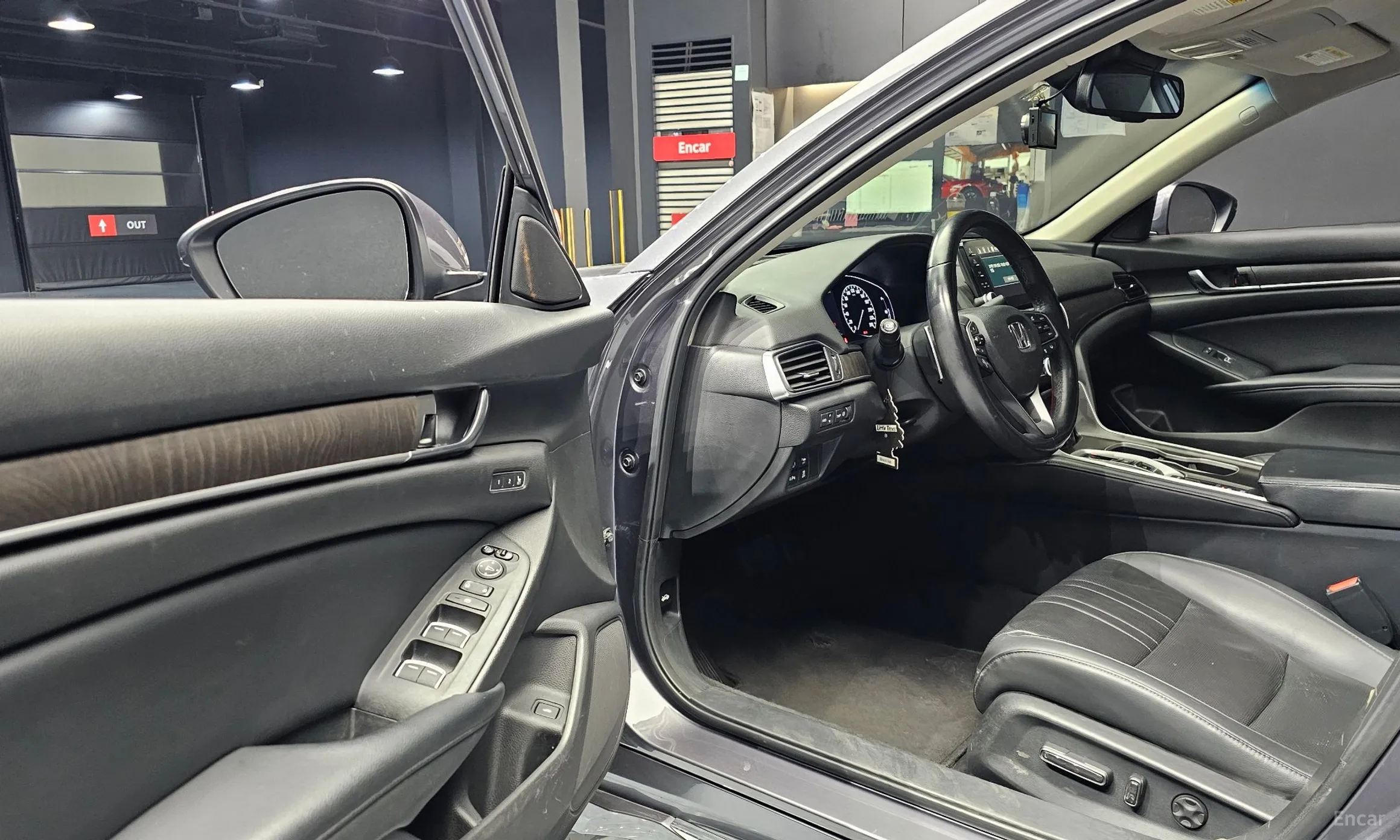 Honda Accord 10th Generation превью 10