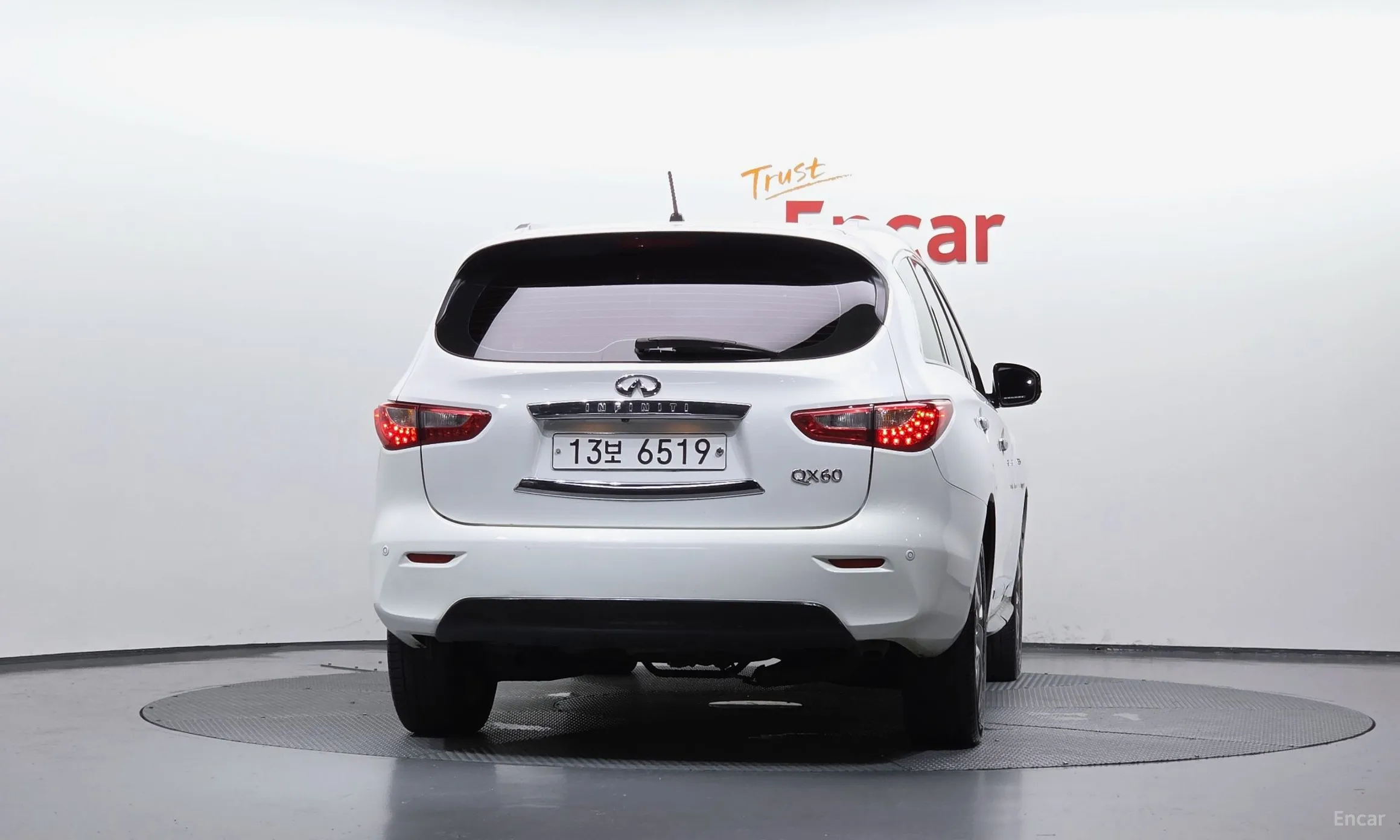 Infiniti QX60 превью 4