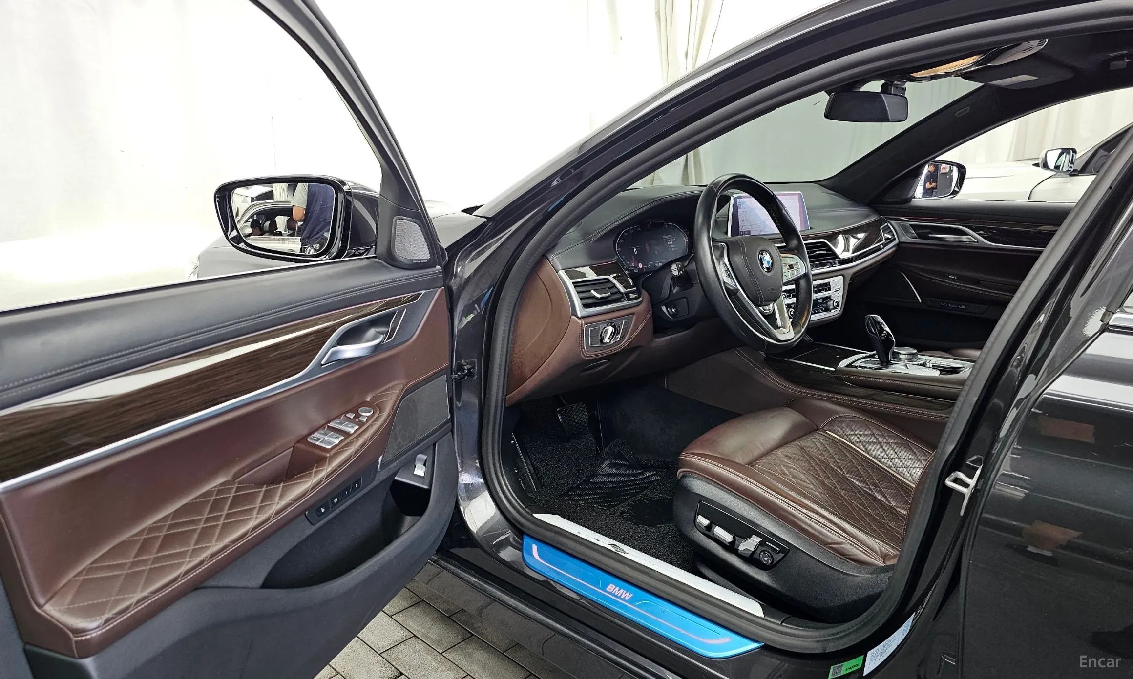 BMW 7 Series (G11) превью 10