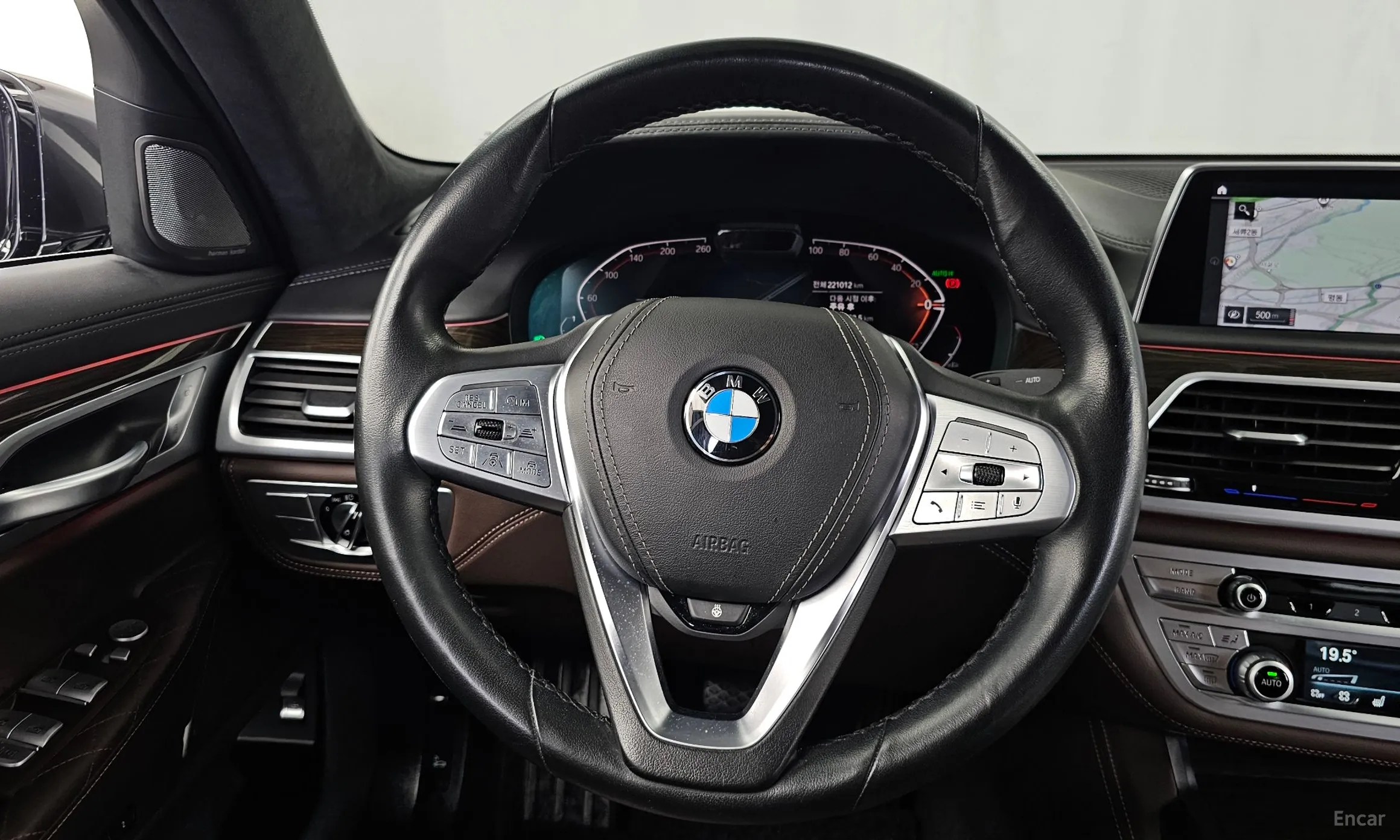 BMW 7 Series (G11) превью 13