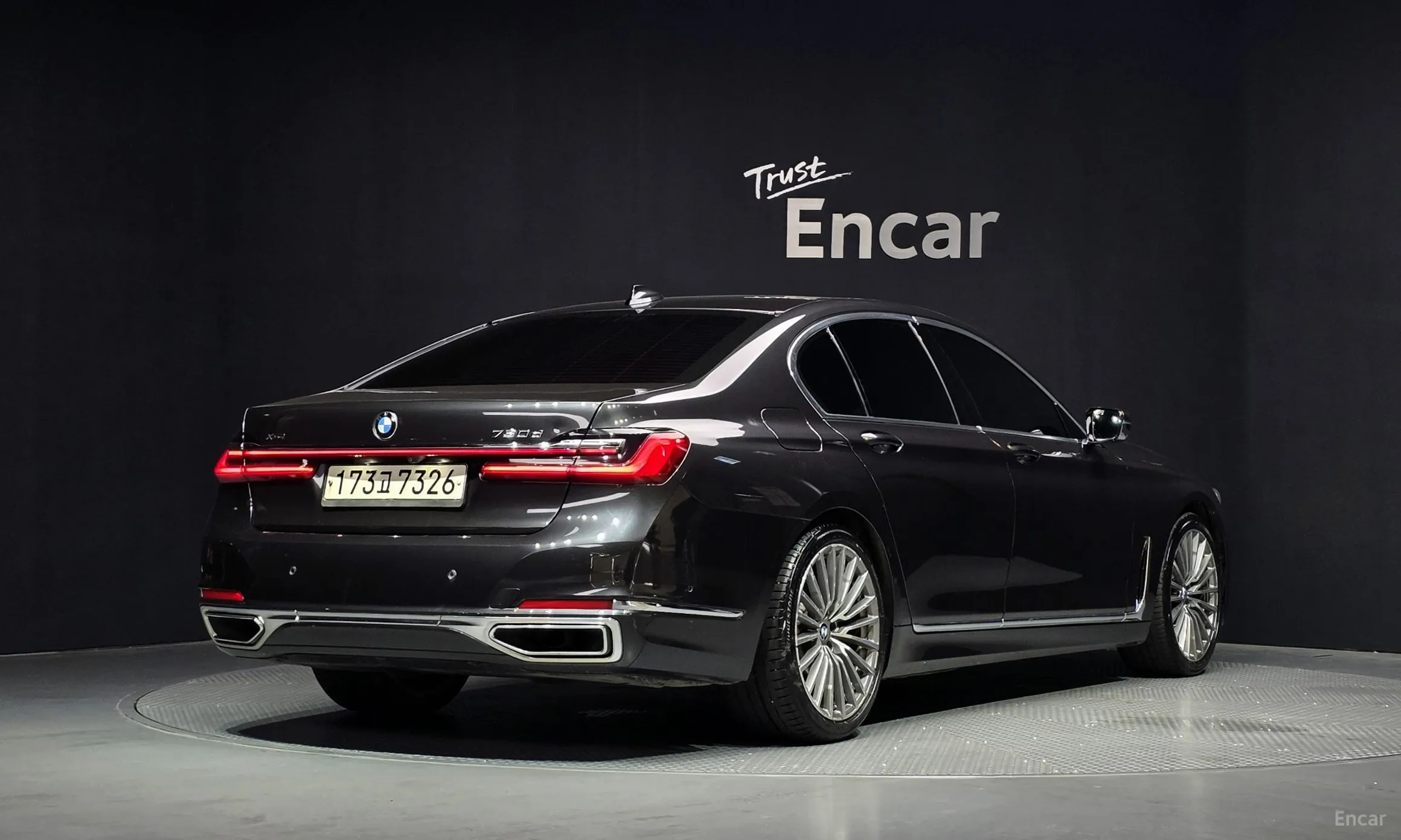 BMW 7 Series (G11) превью 2