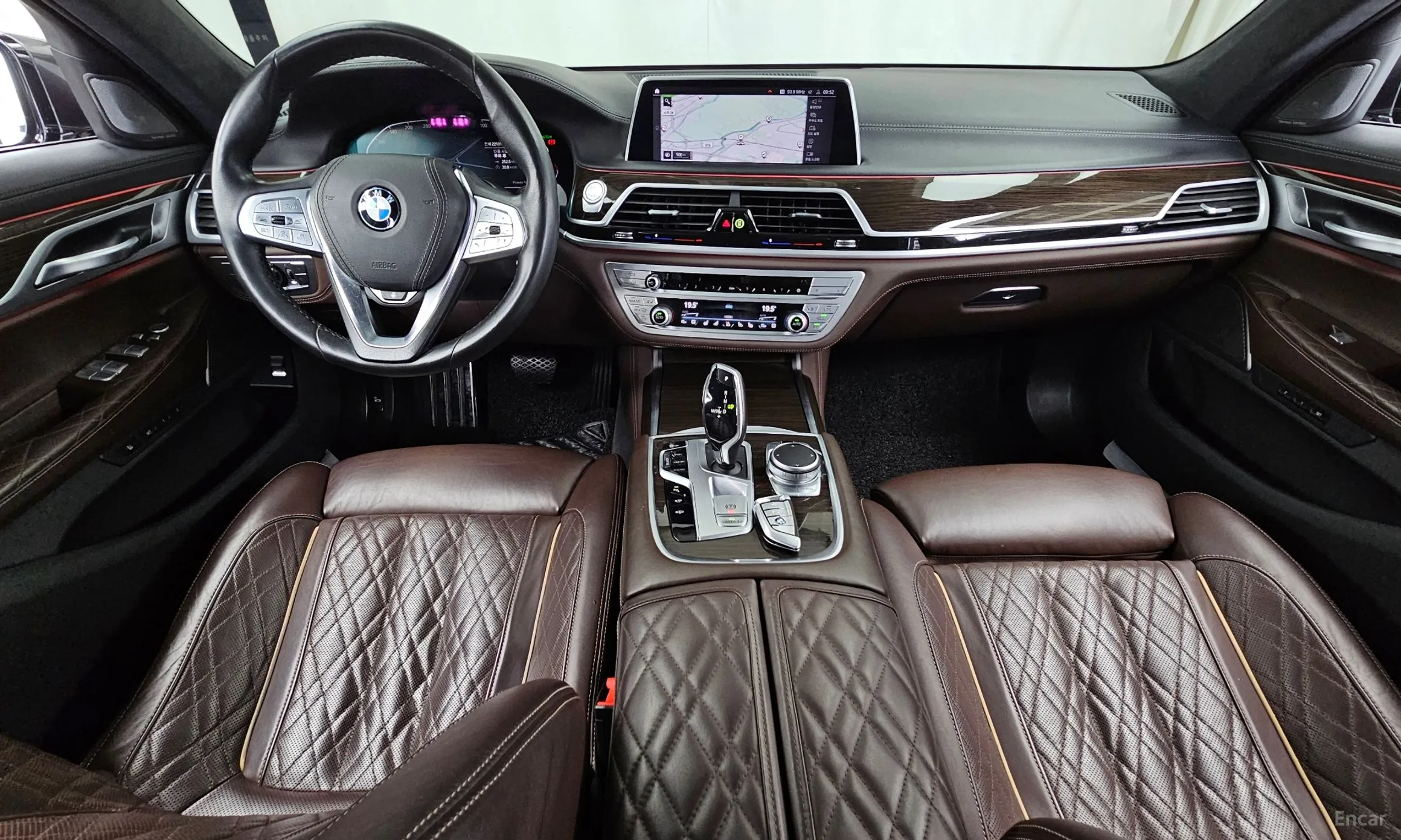 BMW 7 Series (G11) превью 7