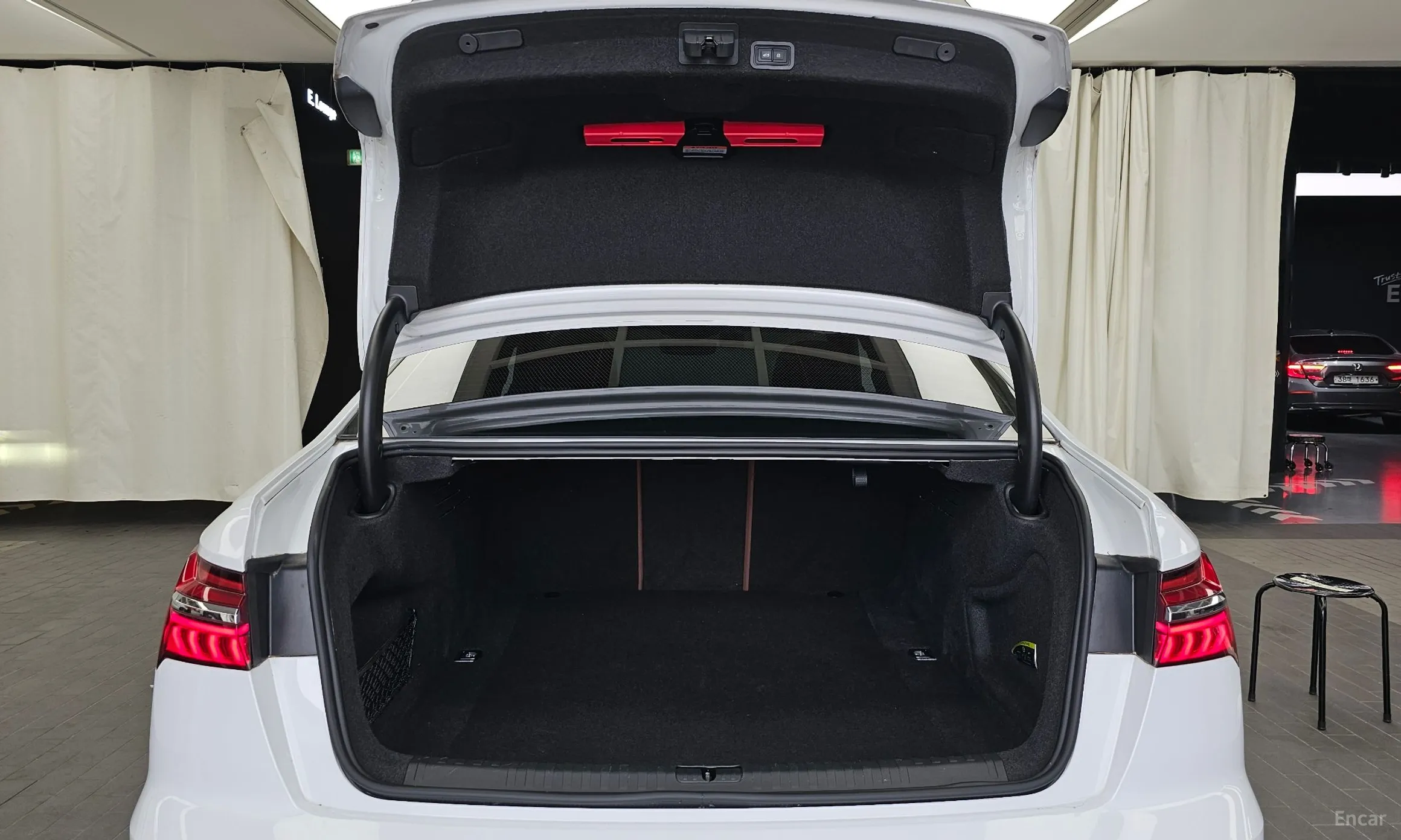 Audi A6 (C8) превью 20