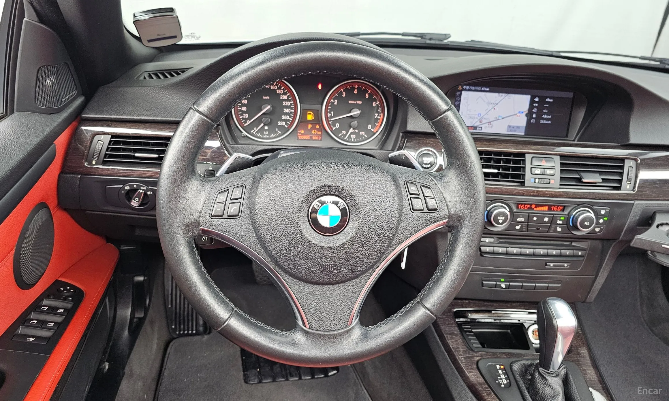 BMW 3 Series (E90) превью 13