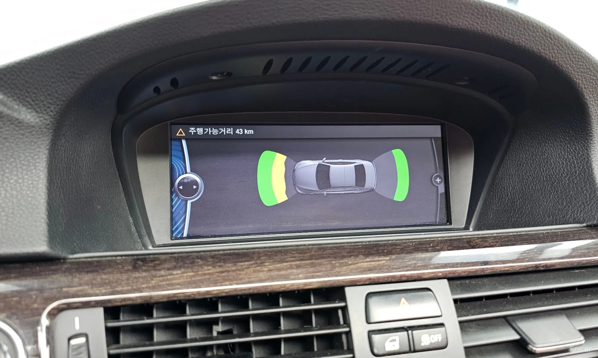 BMW 3 Series (E90) превью 15