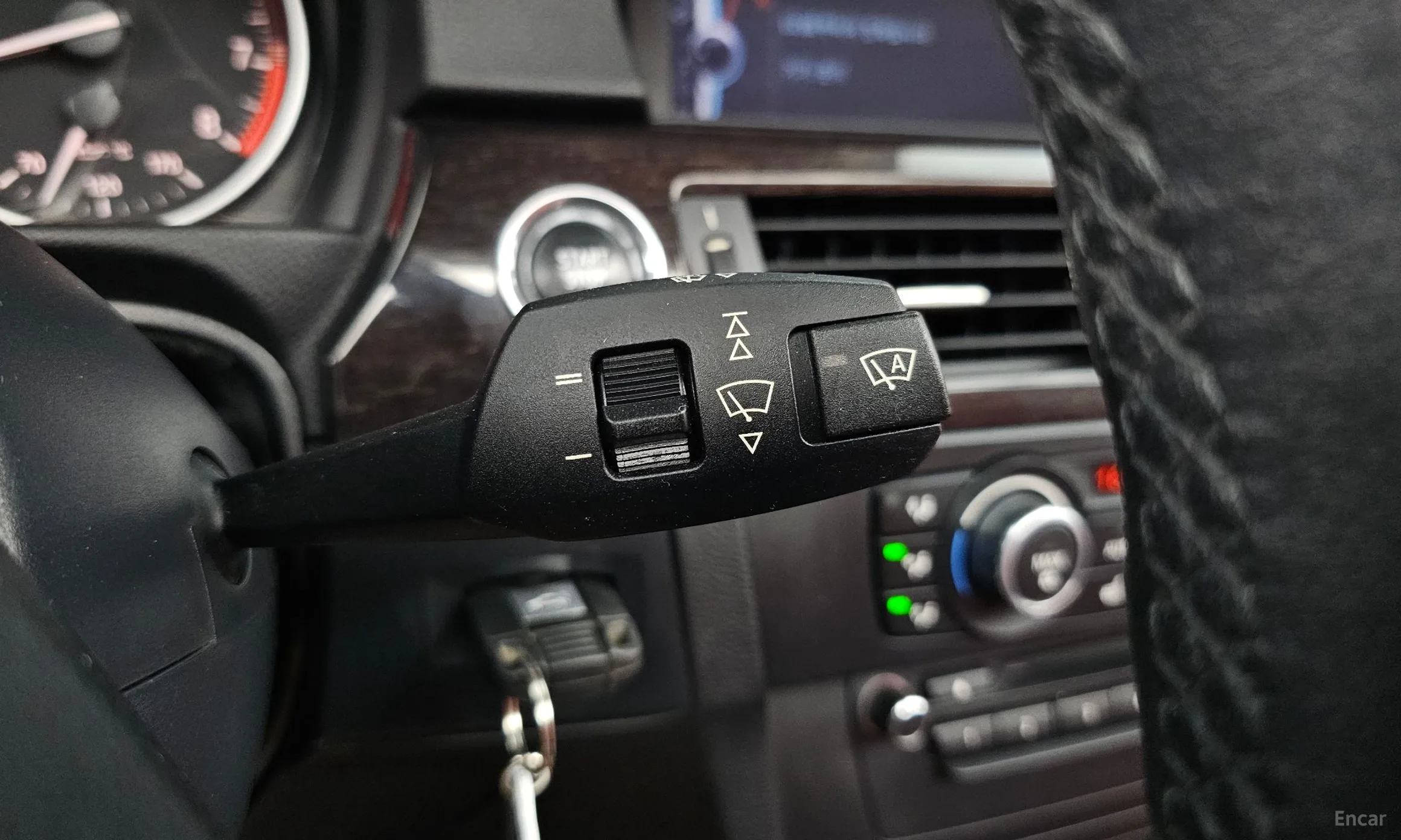 BMW 3 Series (E90) превью 18