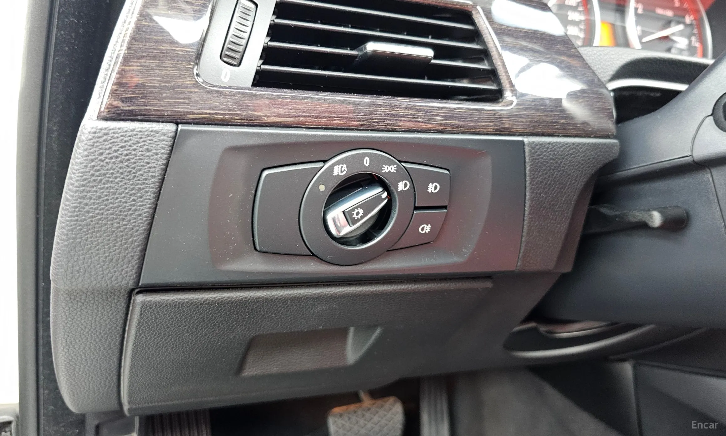 BMW 3 Series (E90) превью 19