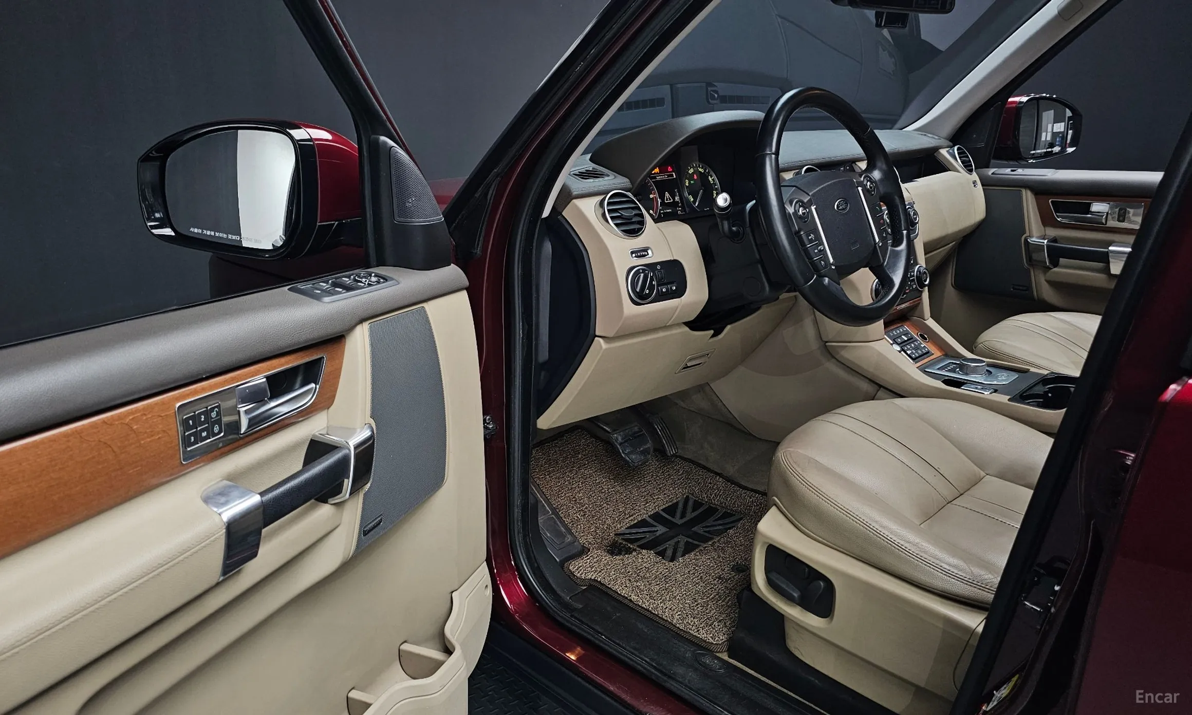 Land Rover Discovery 4 превью 11