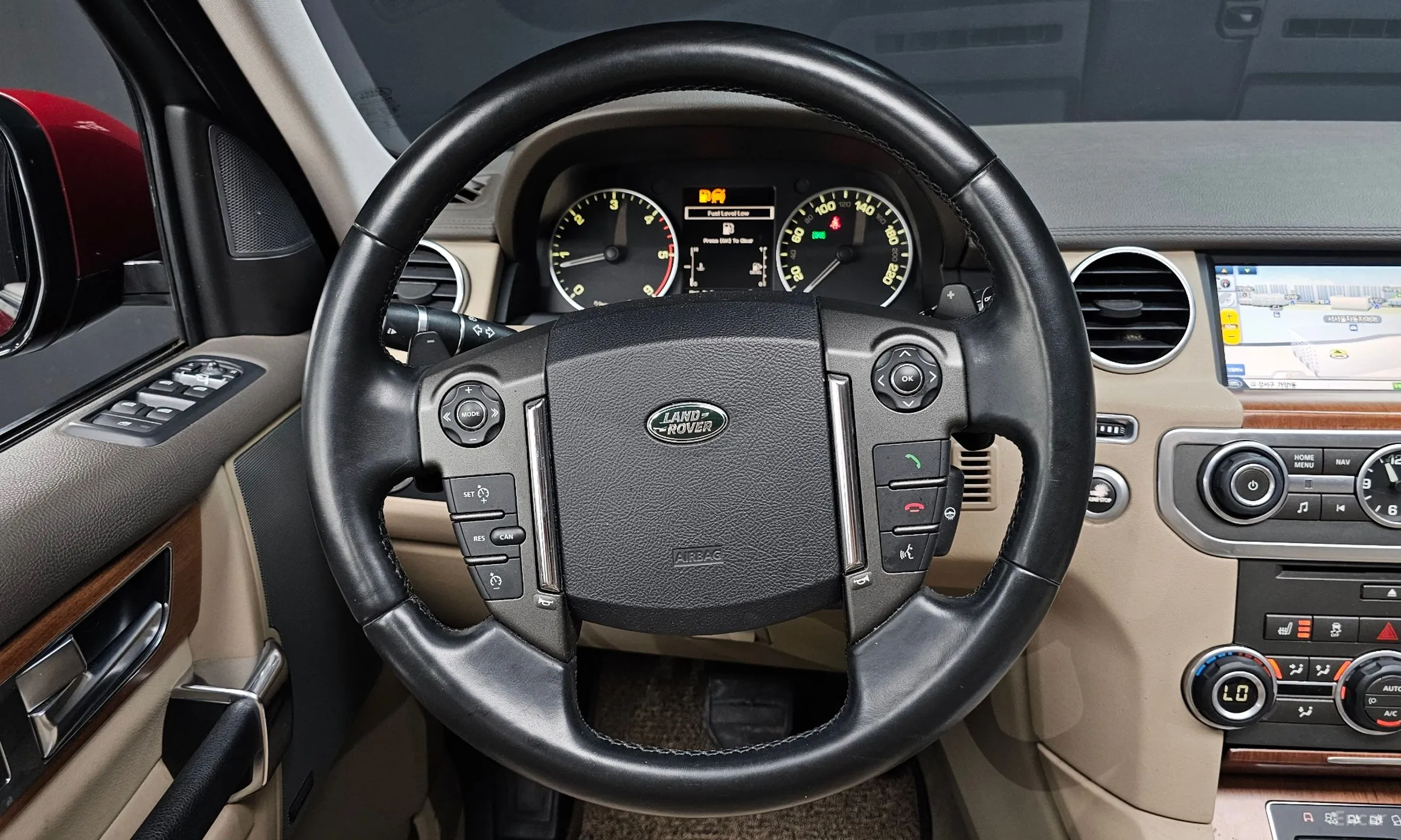 Land Rover Discovery 4 превью 13
