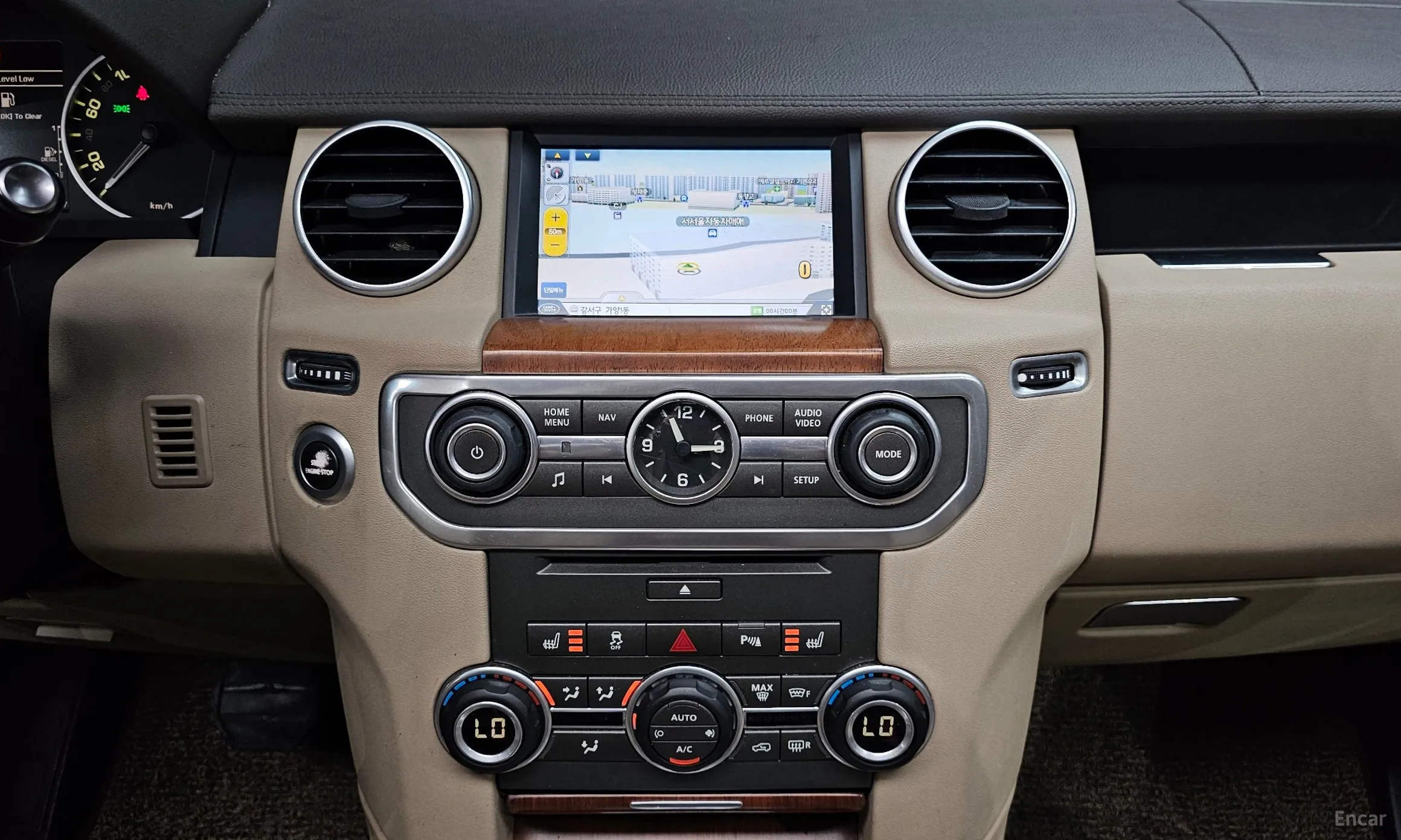 Land Rover Discovery 4 превью 14
