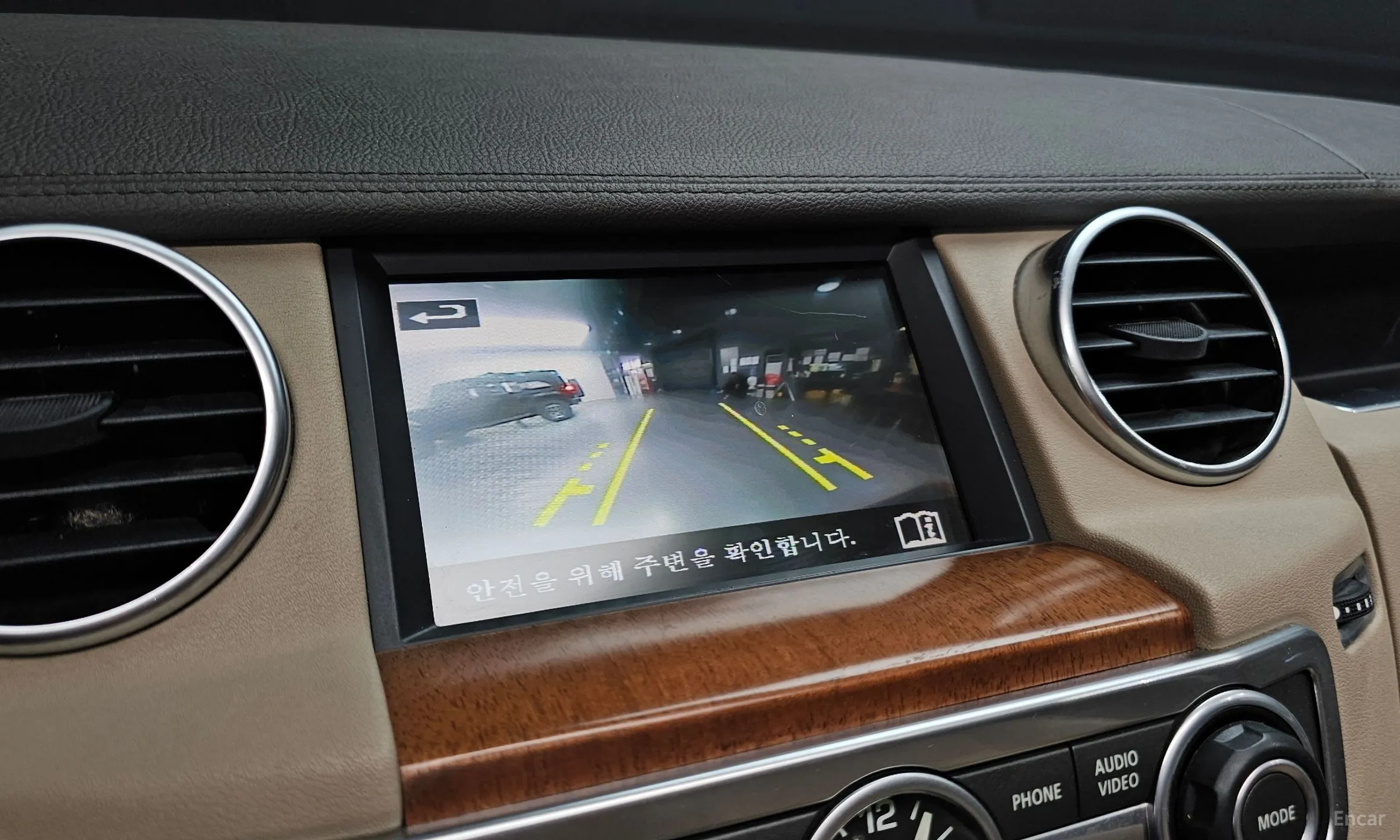 Land Rover Discovery 4 превью 15