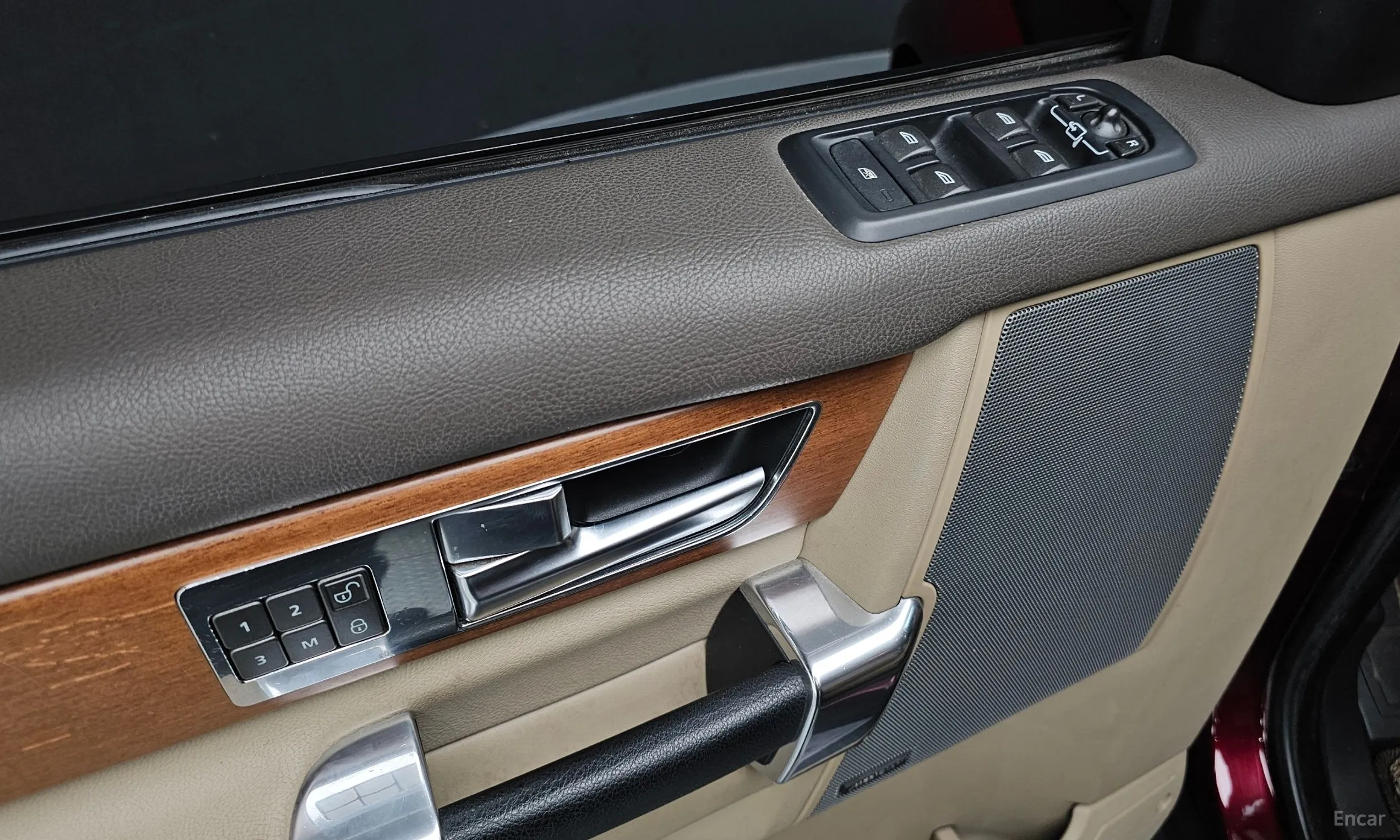 Land Rover Discovery 4 превью 17
