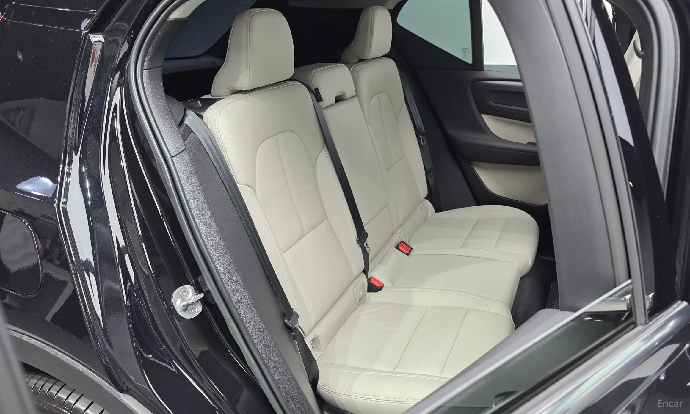 Volvo XC40 превью 11