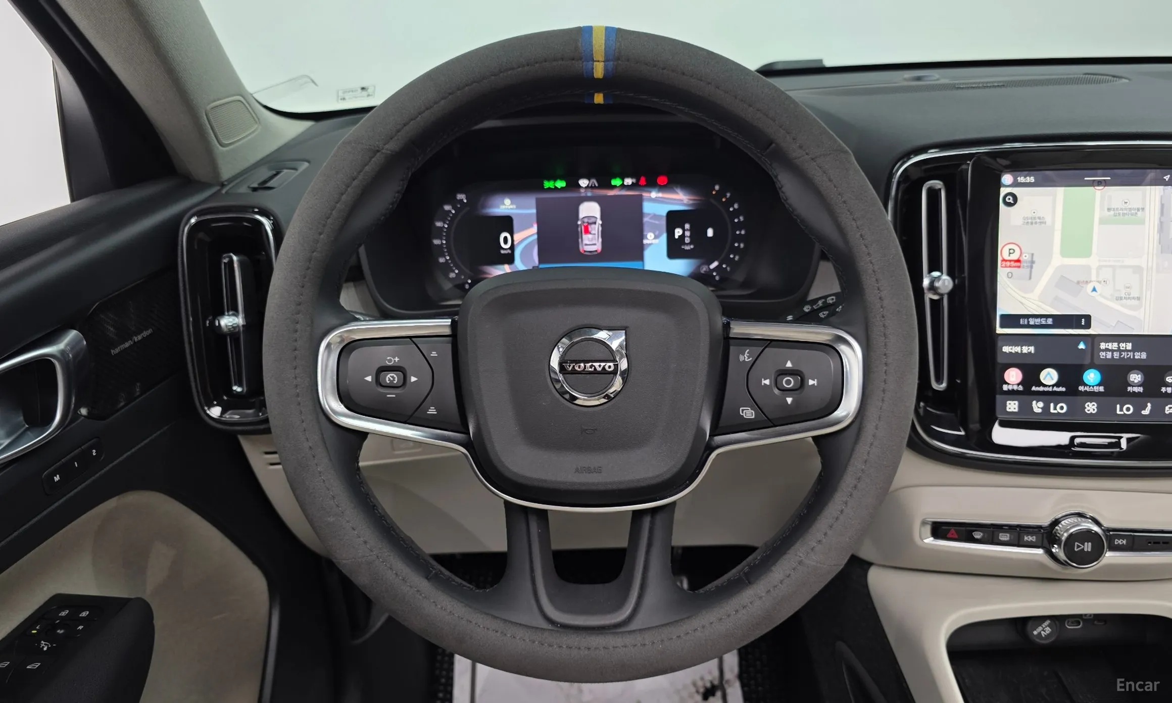 Volvo XC40 превью 15