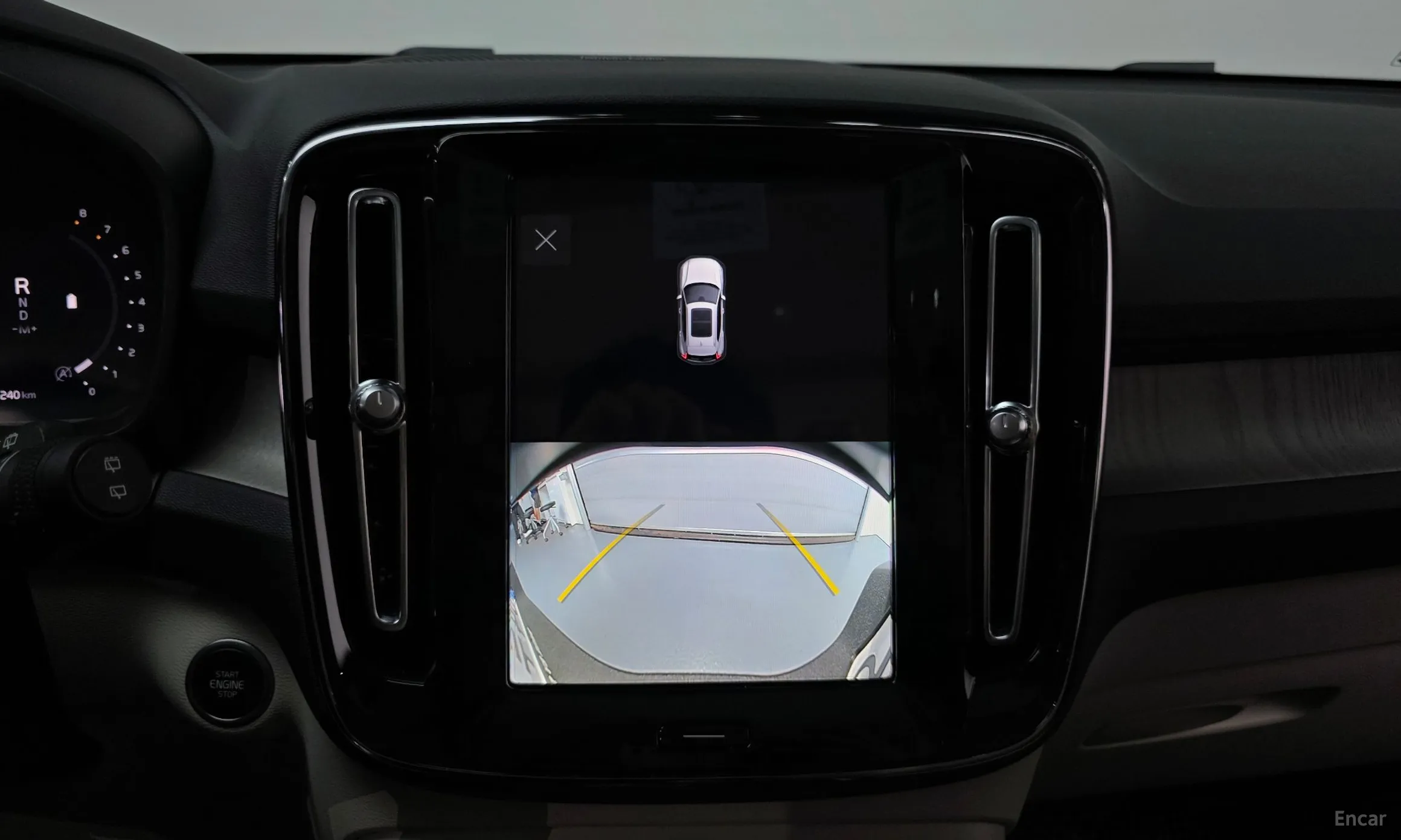 Volvo XC40 превью 16