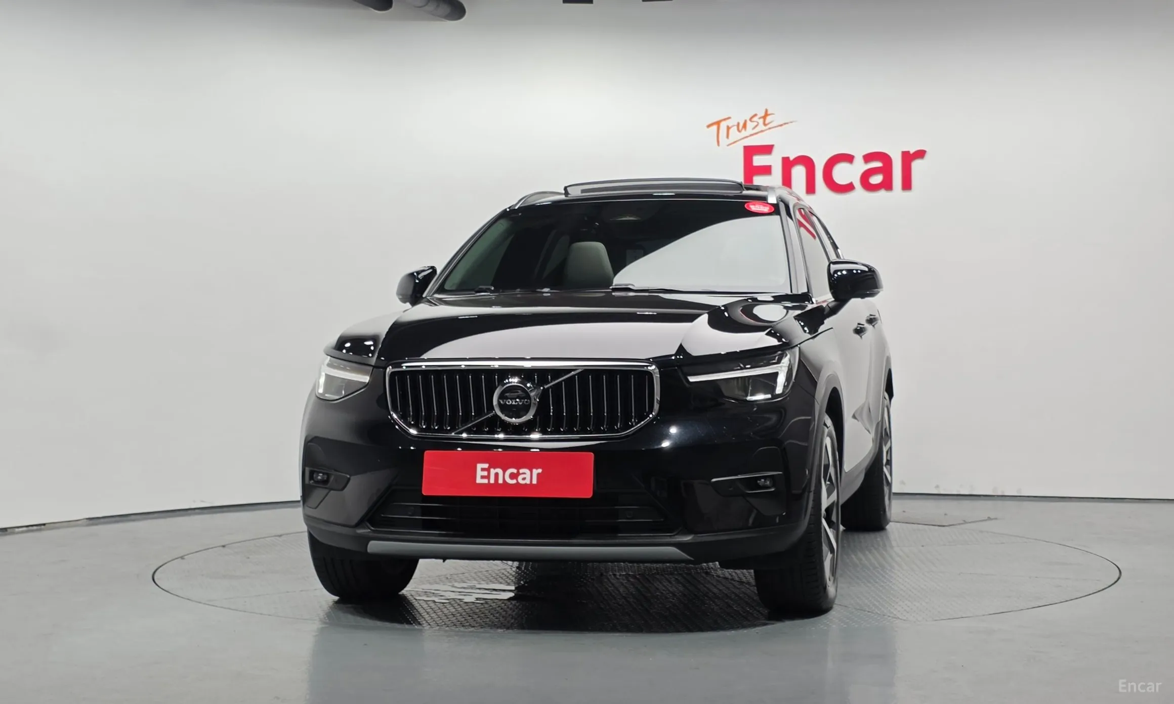 Volvo XC40 превью 3