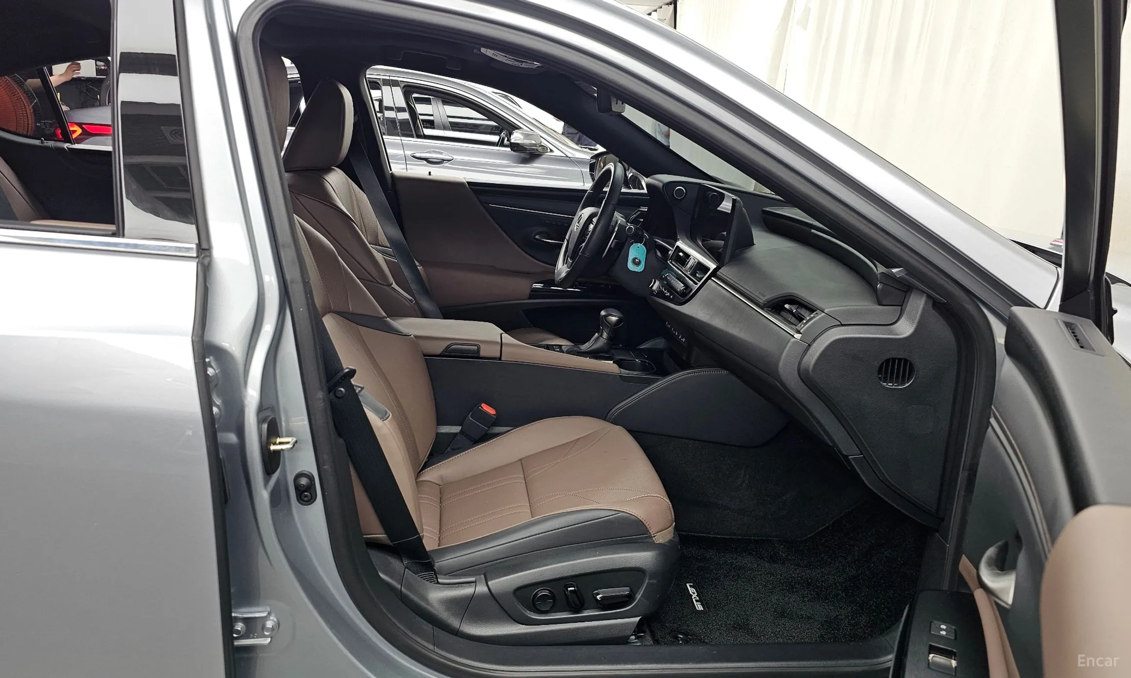 Lexus ES300h 7th Generation превью 11