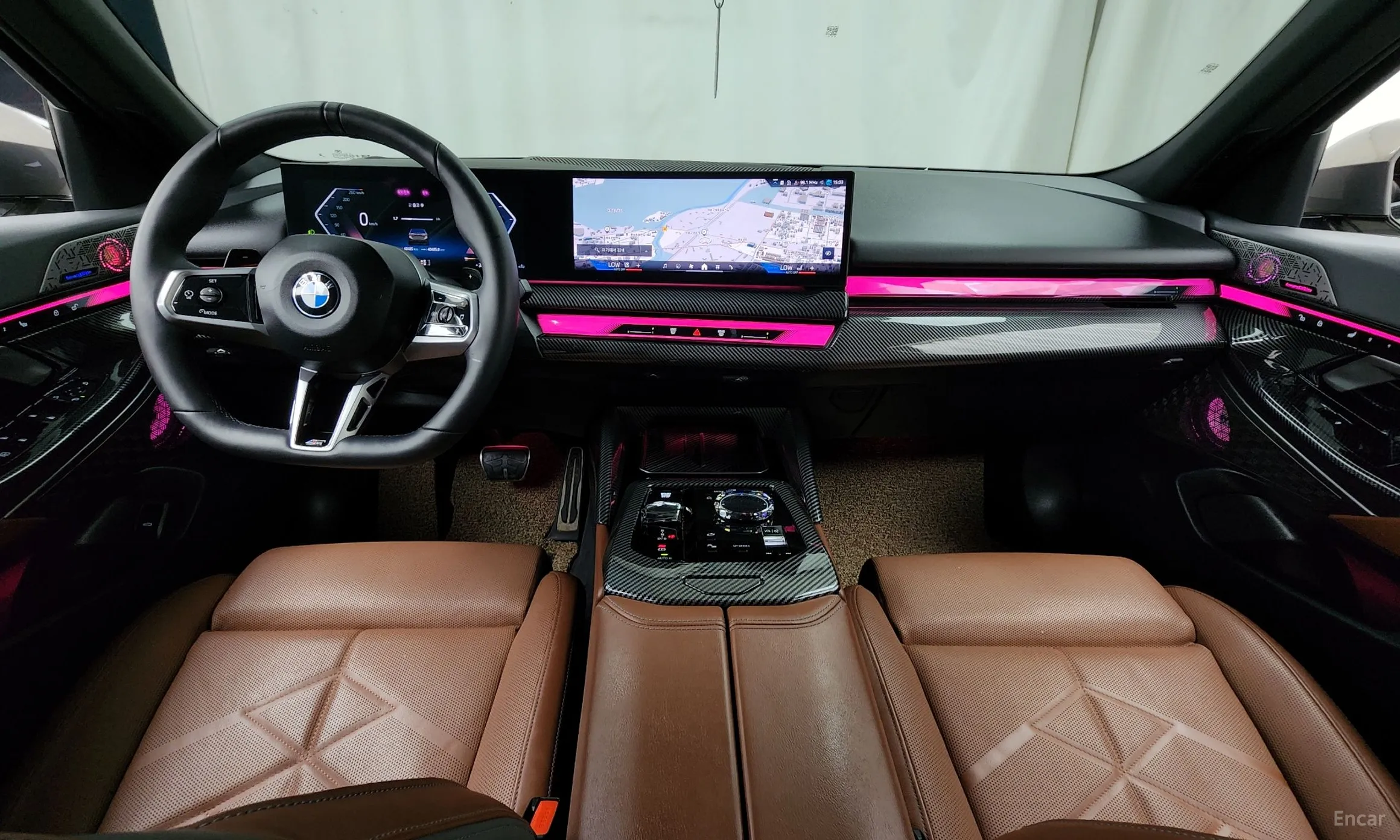 BMW 5 Series (G60) превью 7