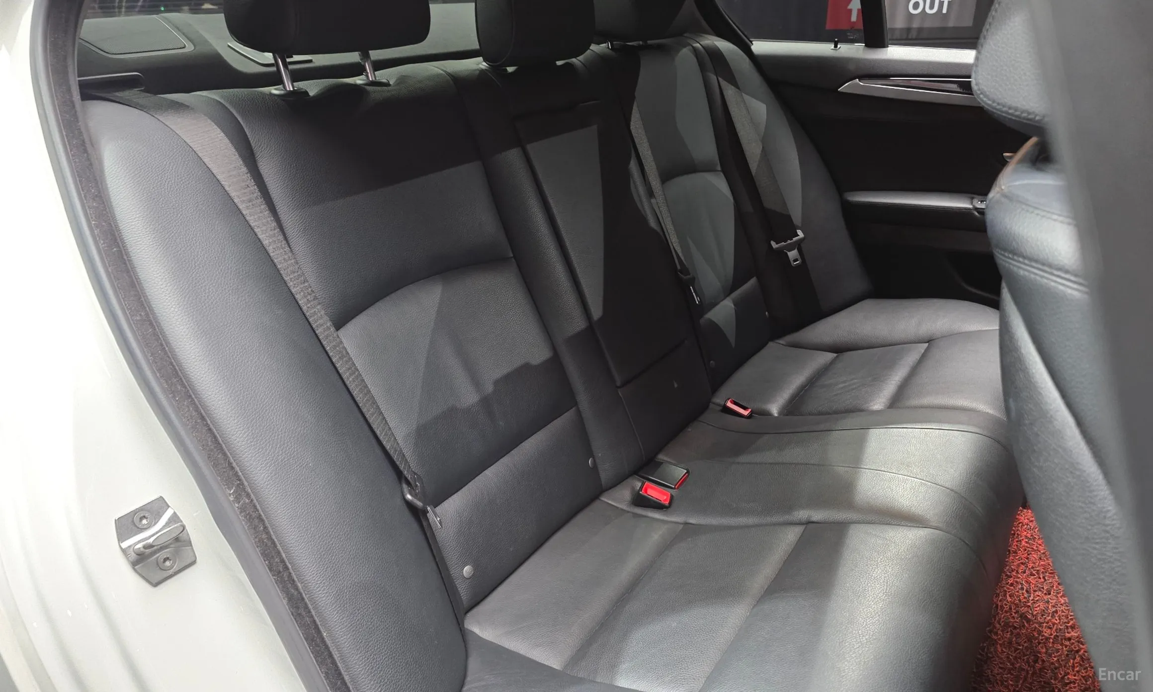 BMW 5 Series (F10) превью 12