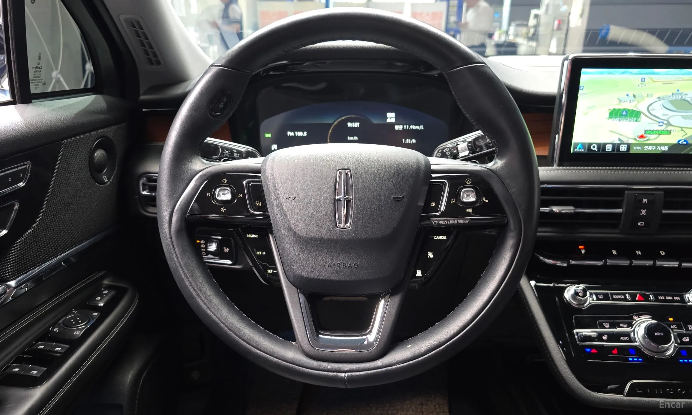 Lincoln Corsair превью 13
