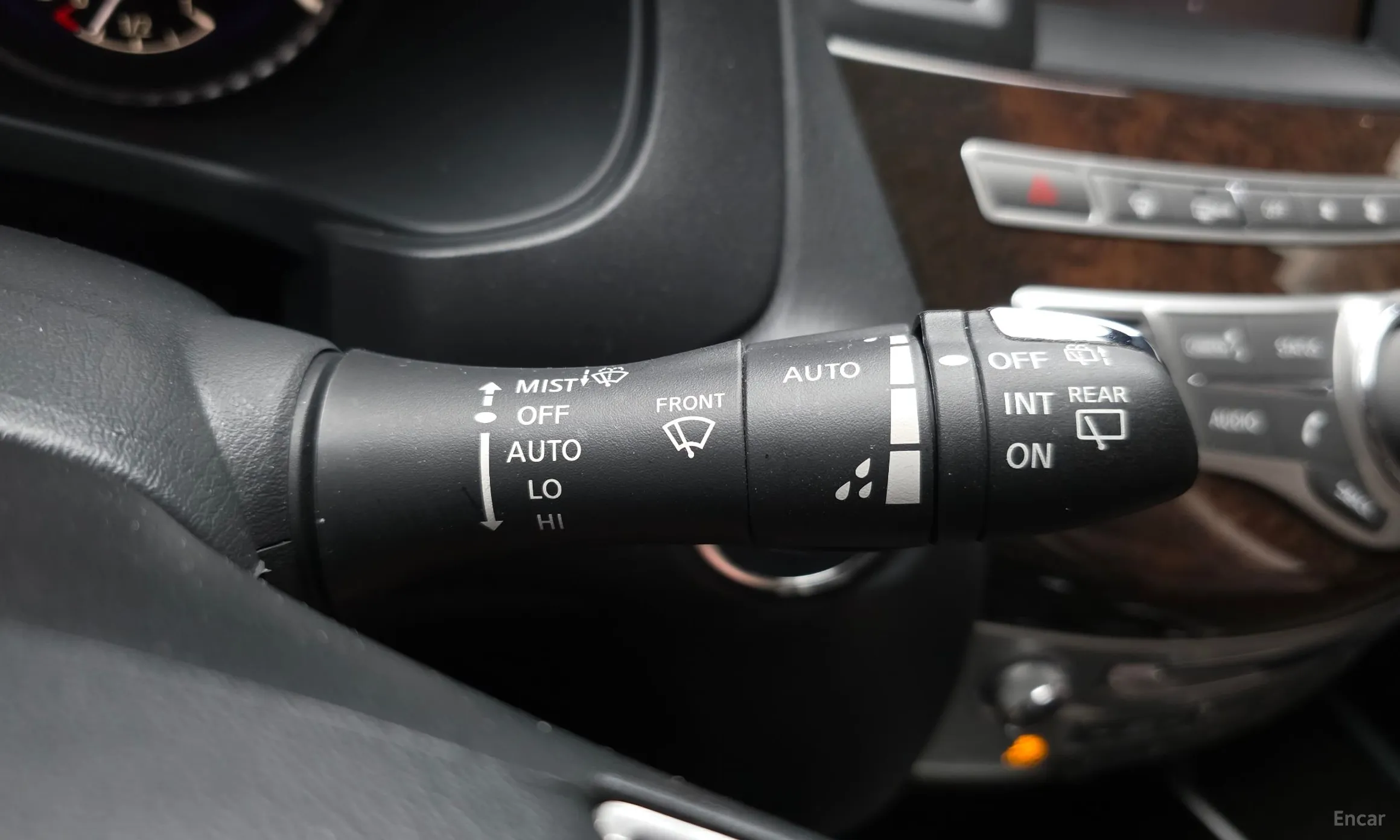 Infiniti QX60 превью 16