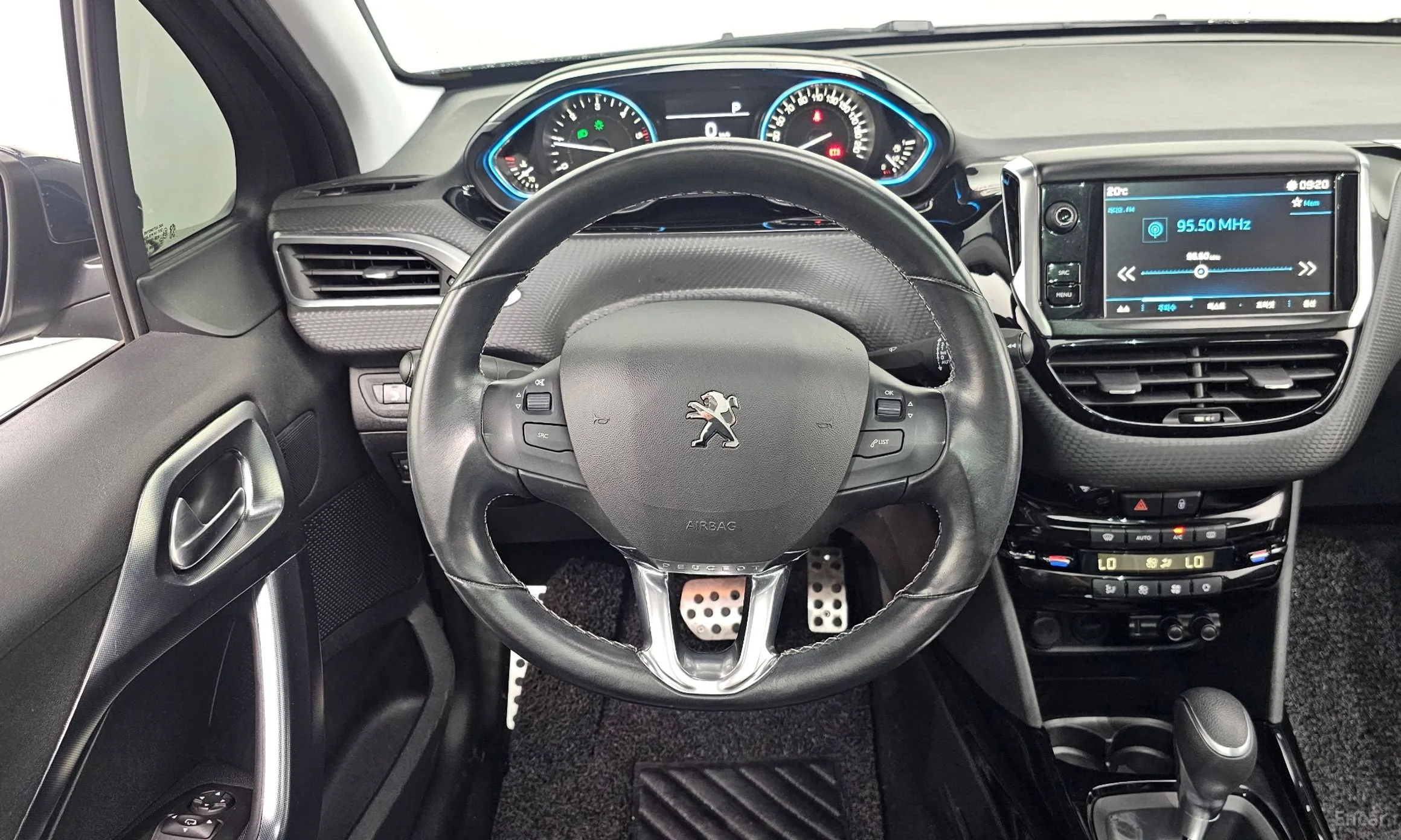 Peugeot 2008. превью 12