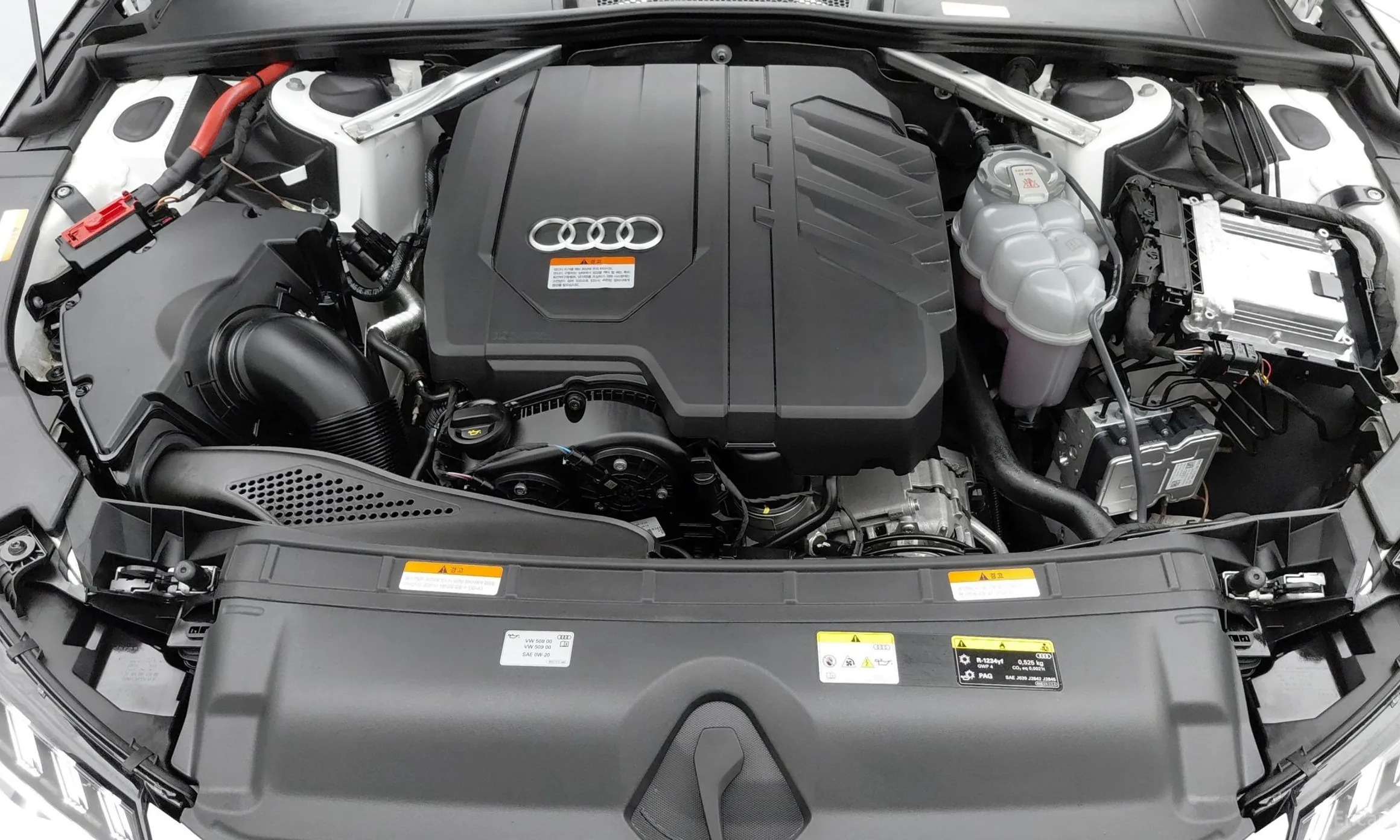 Audi A4 (B9) превью 6