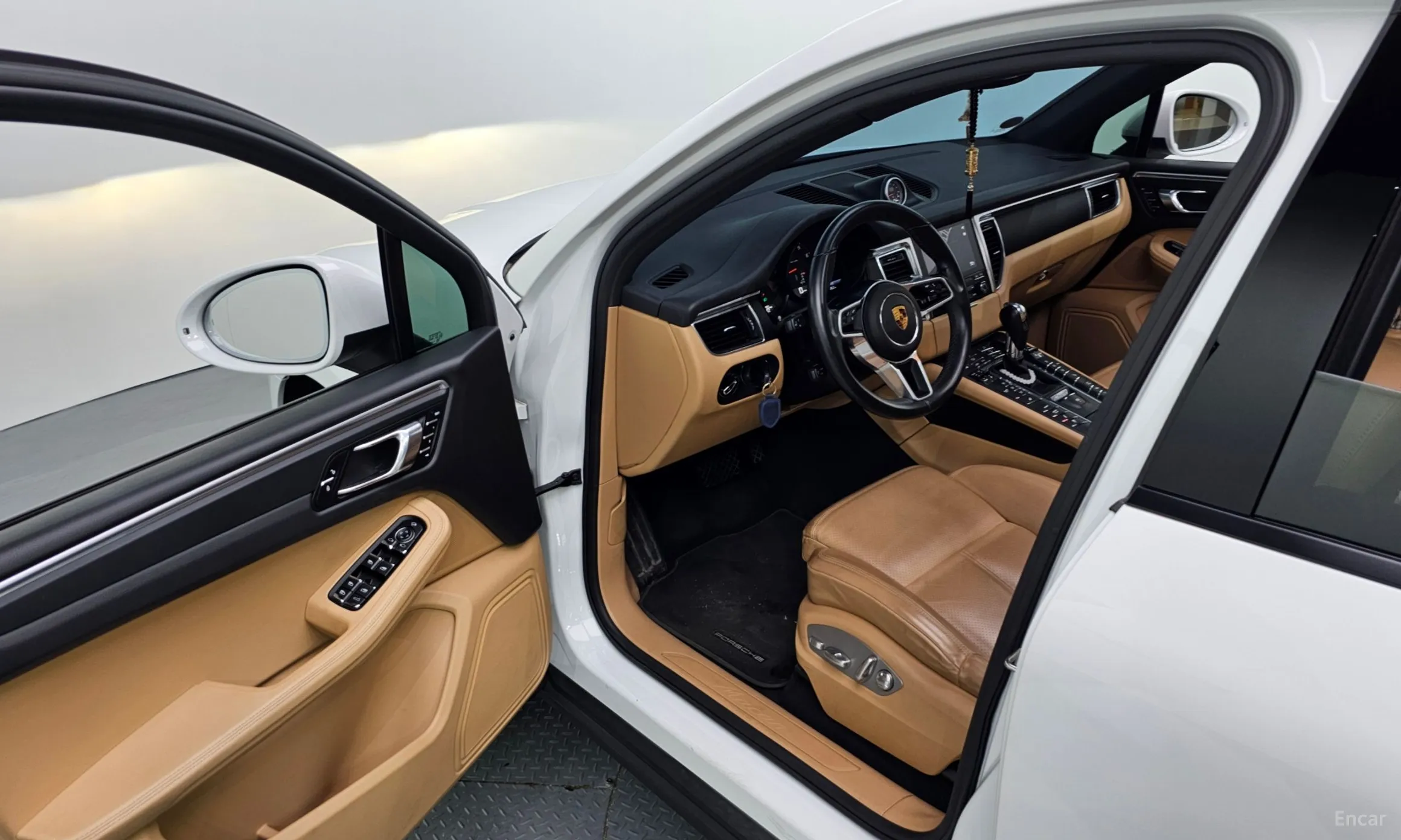Porsche Macan превью 10