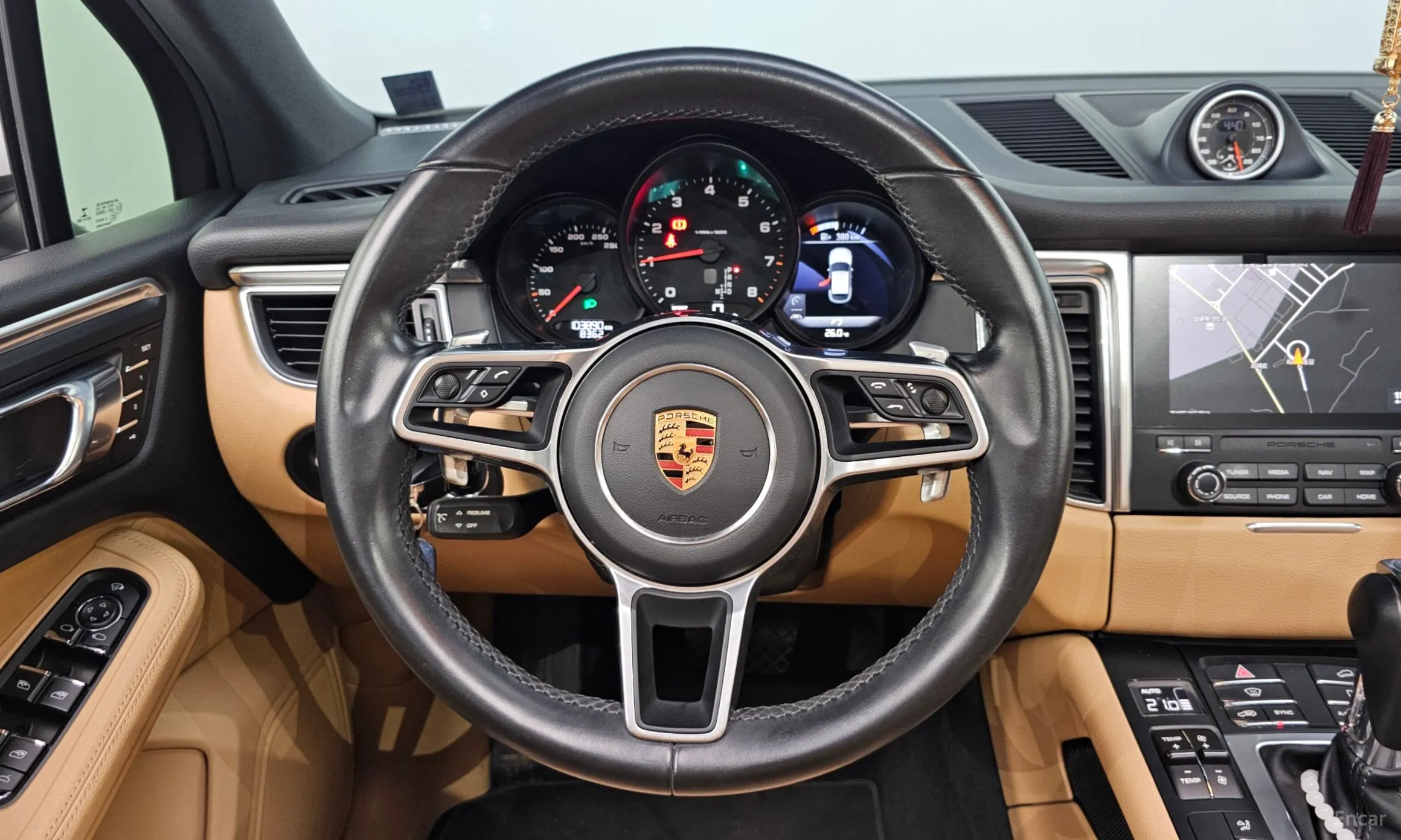 Porsche Macan превью 13