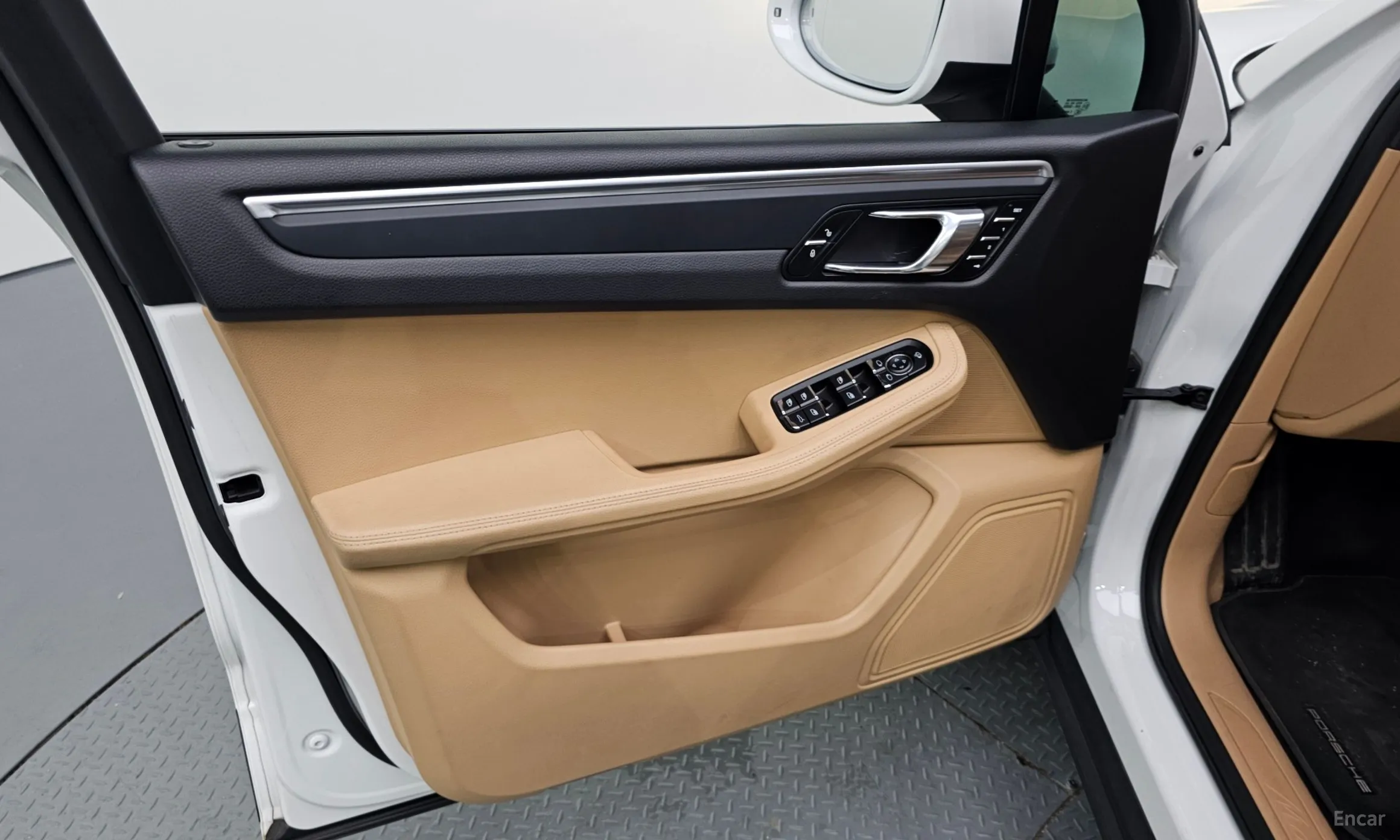 Porsche Macan превью 18