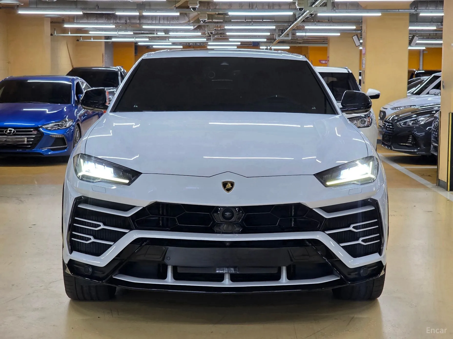 Lamborghini Urus превью 3
