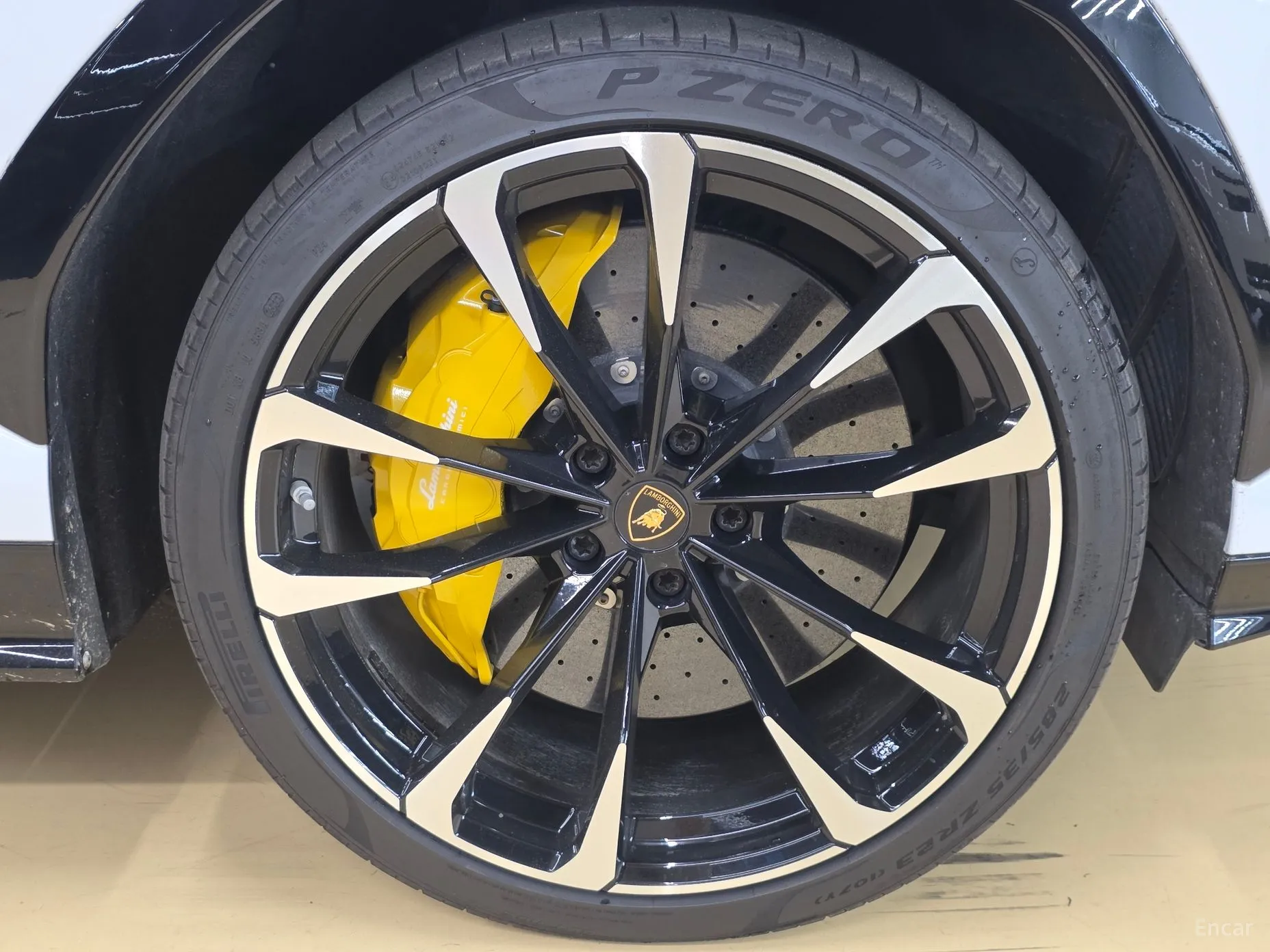 Lamborghini Urus превью 5