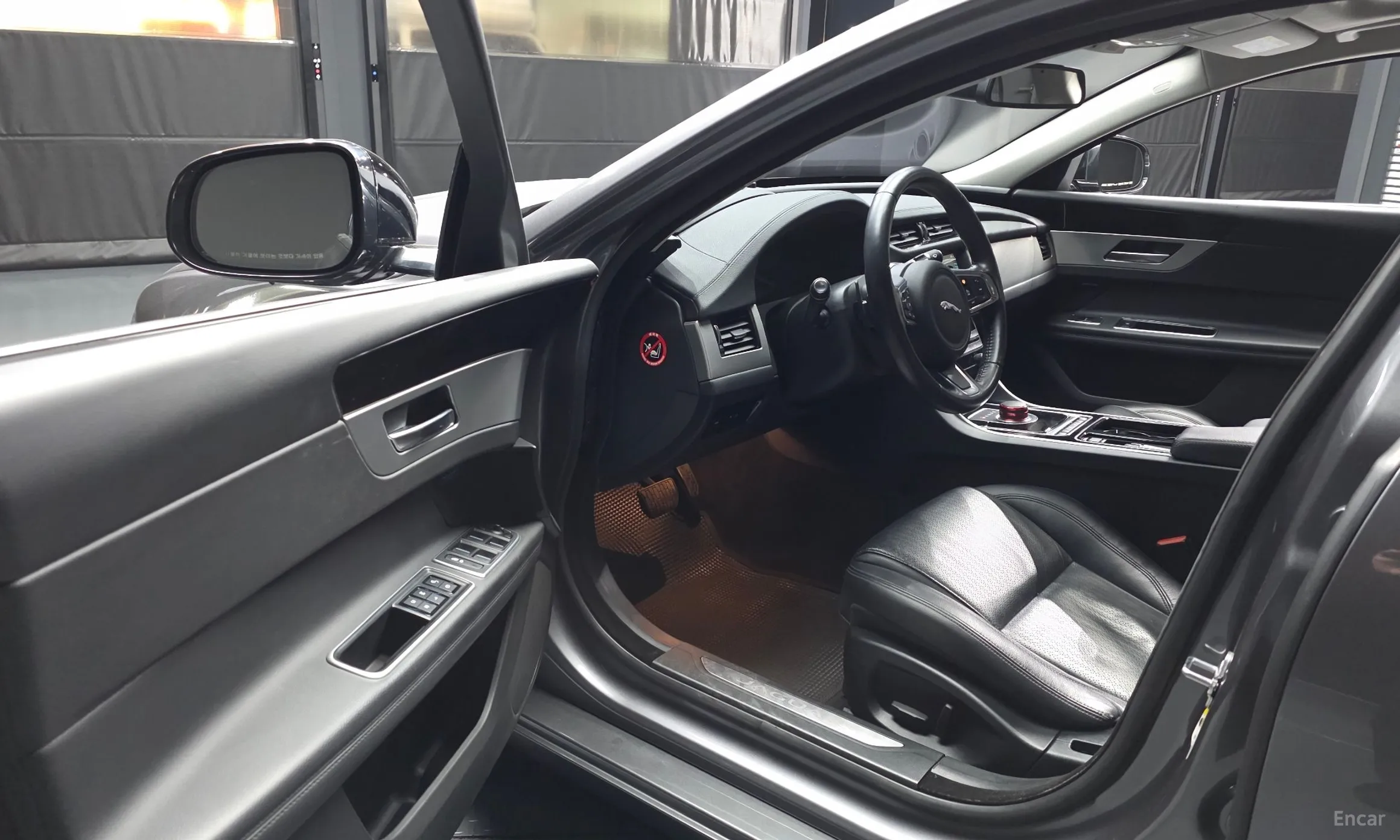 Jaguar XF (x260) превью 10