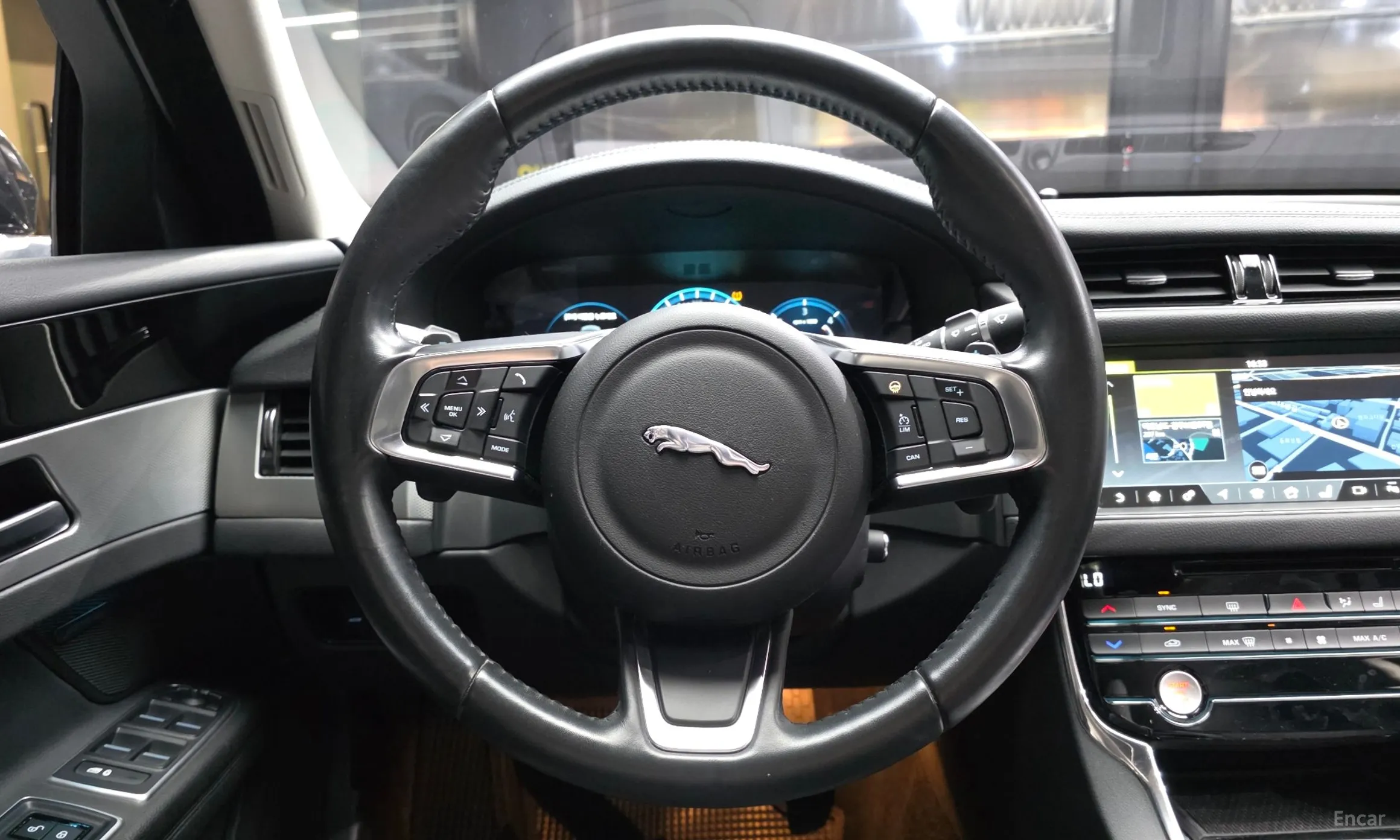 Jaguar XF (x260) превью 13