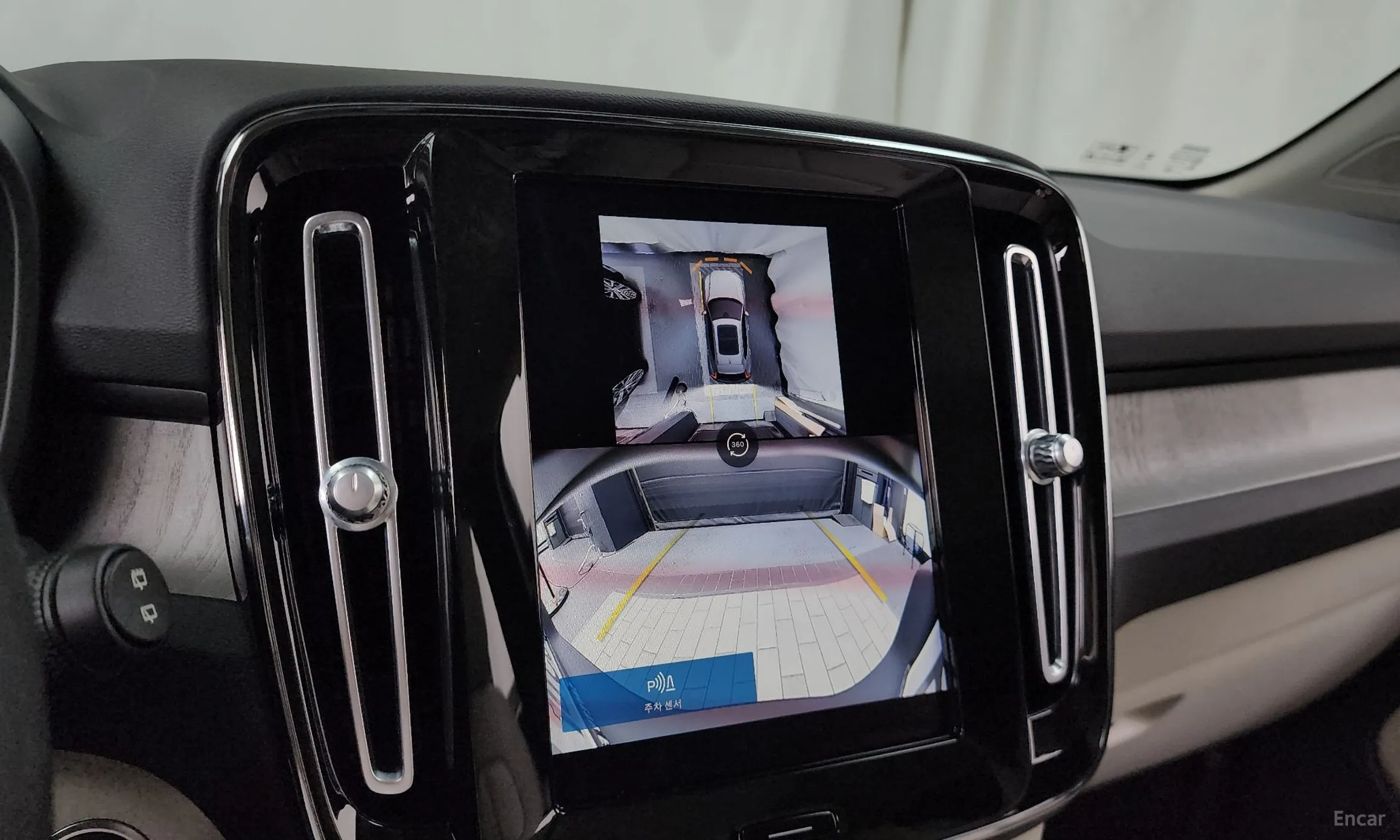 Volvo XC40 превью 15