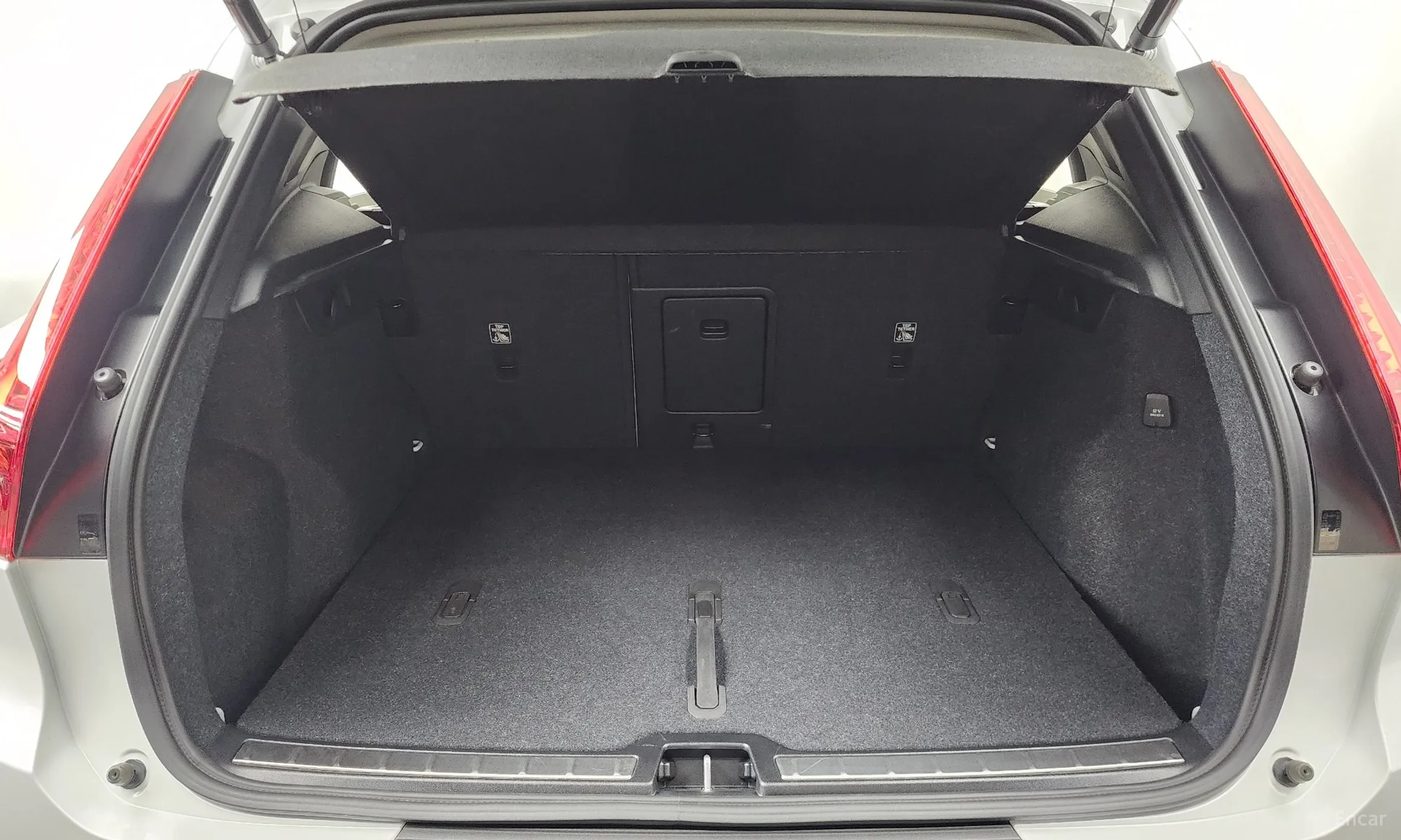 Volvo XC40 превью 20