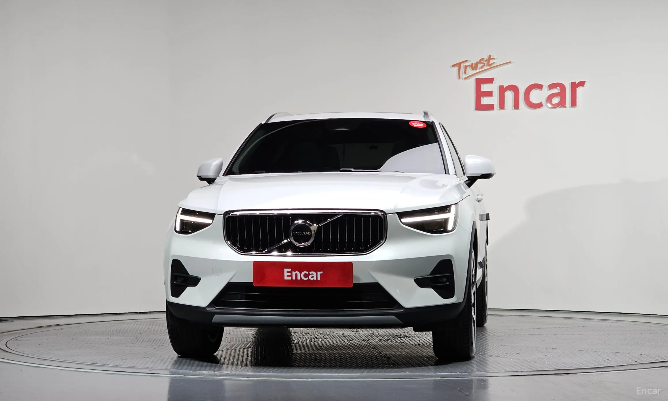 Volvo XC40 превью 3