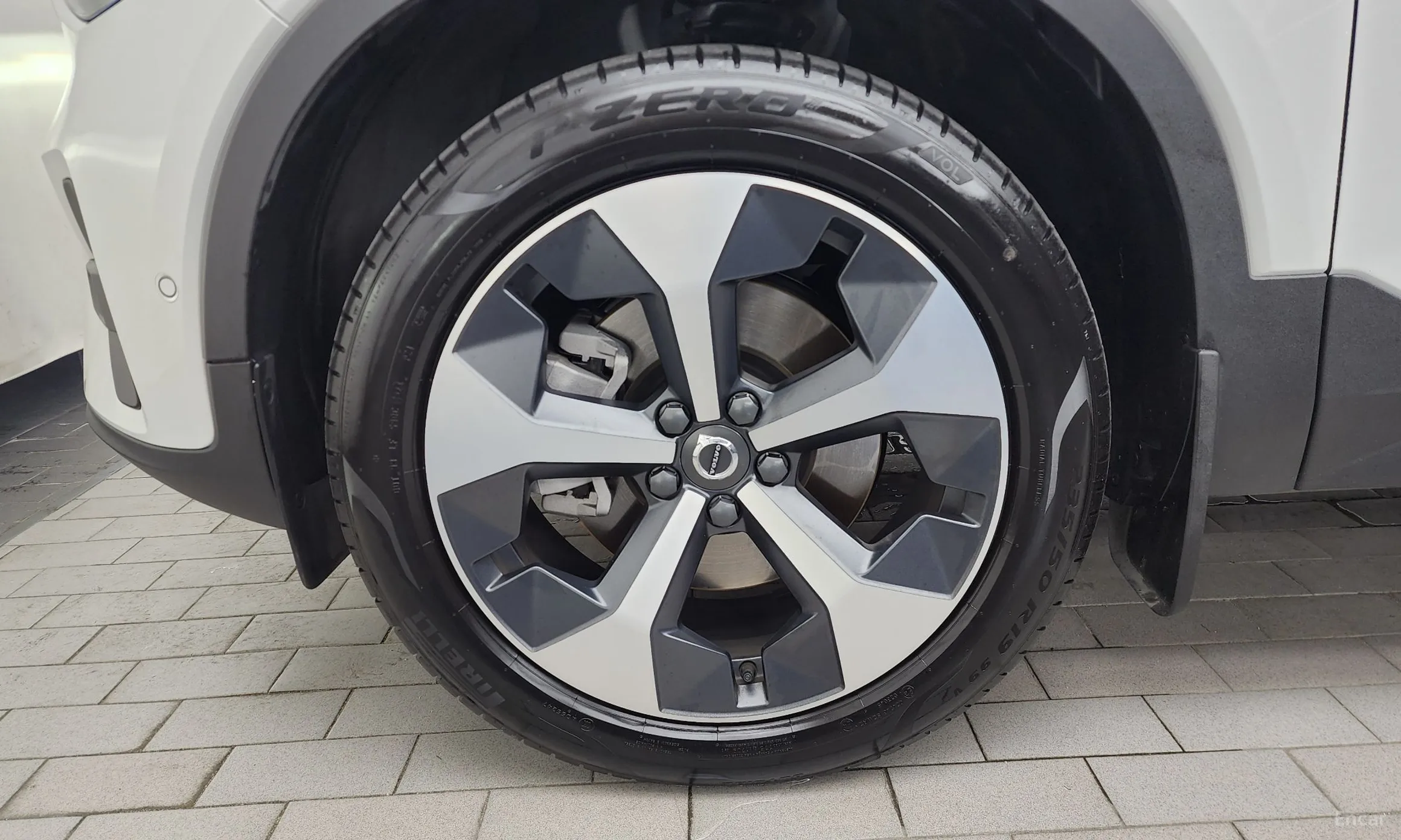 Volvo XC40 превью 5