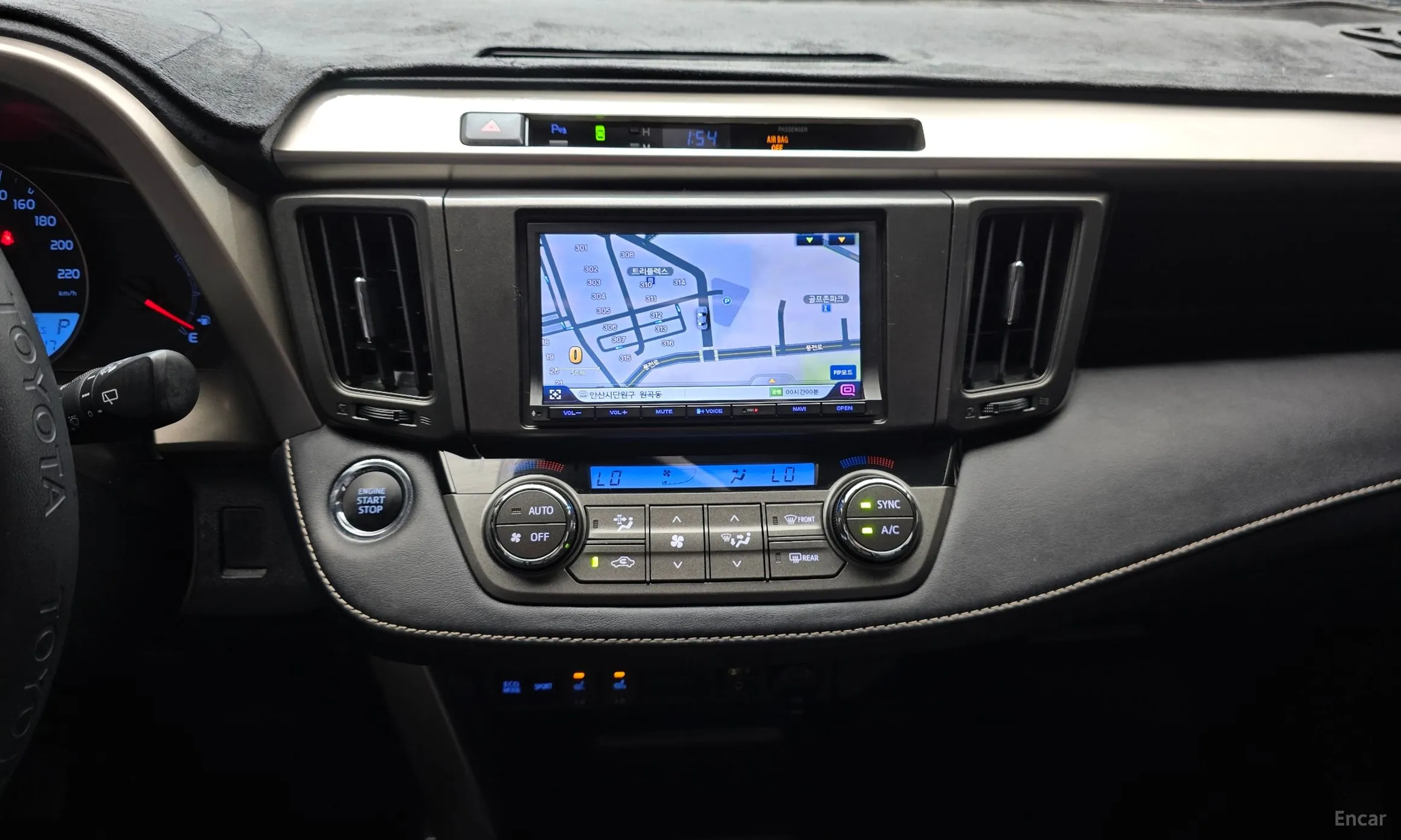Toyota RAV4 превью 19